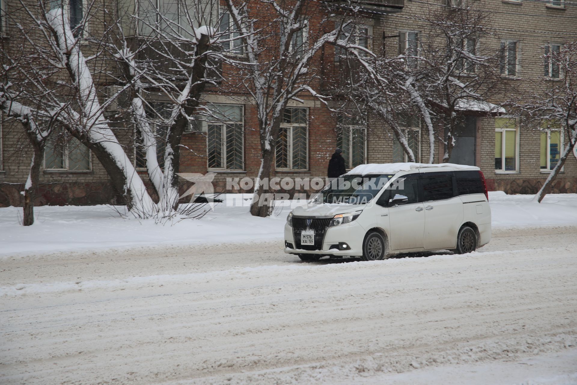 Последствия снегопада в Красноярске