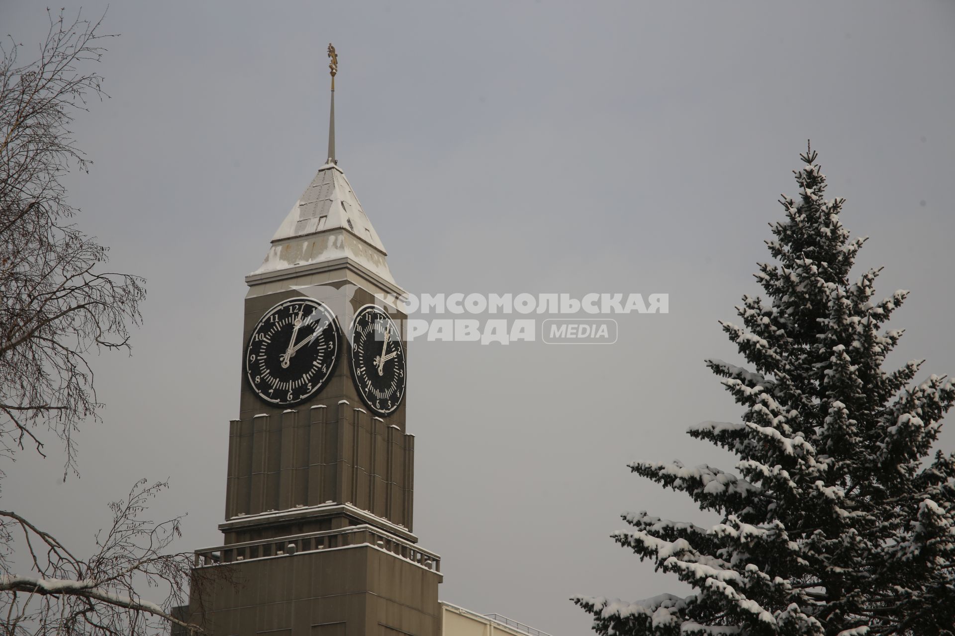 Последствия снегопада в Красноярске