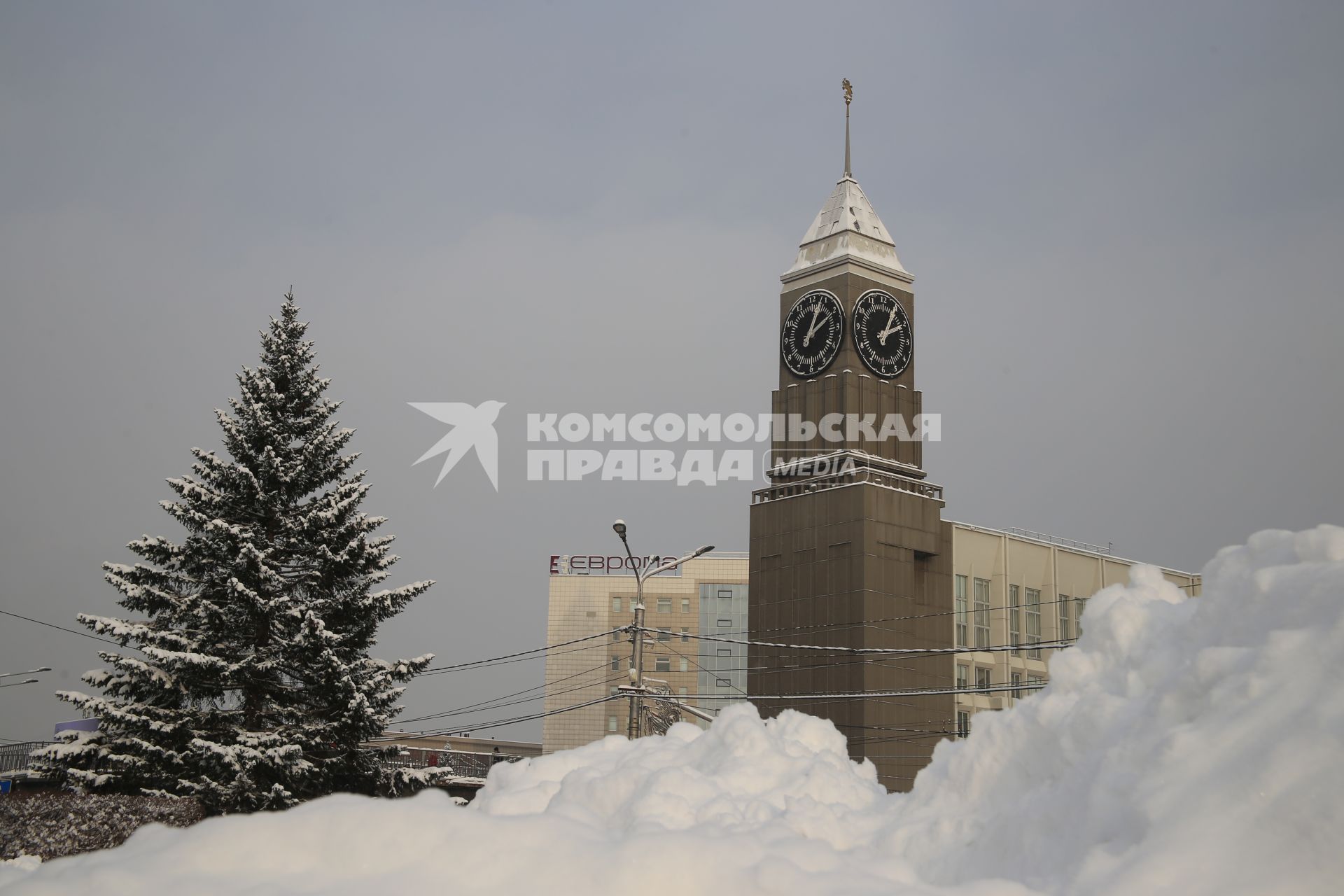 Последствия снегопада в Красноярске