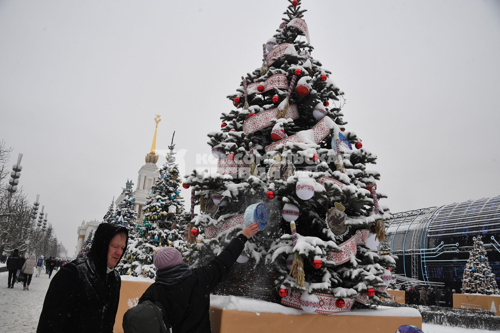 Последствия снегопада в Москве