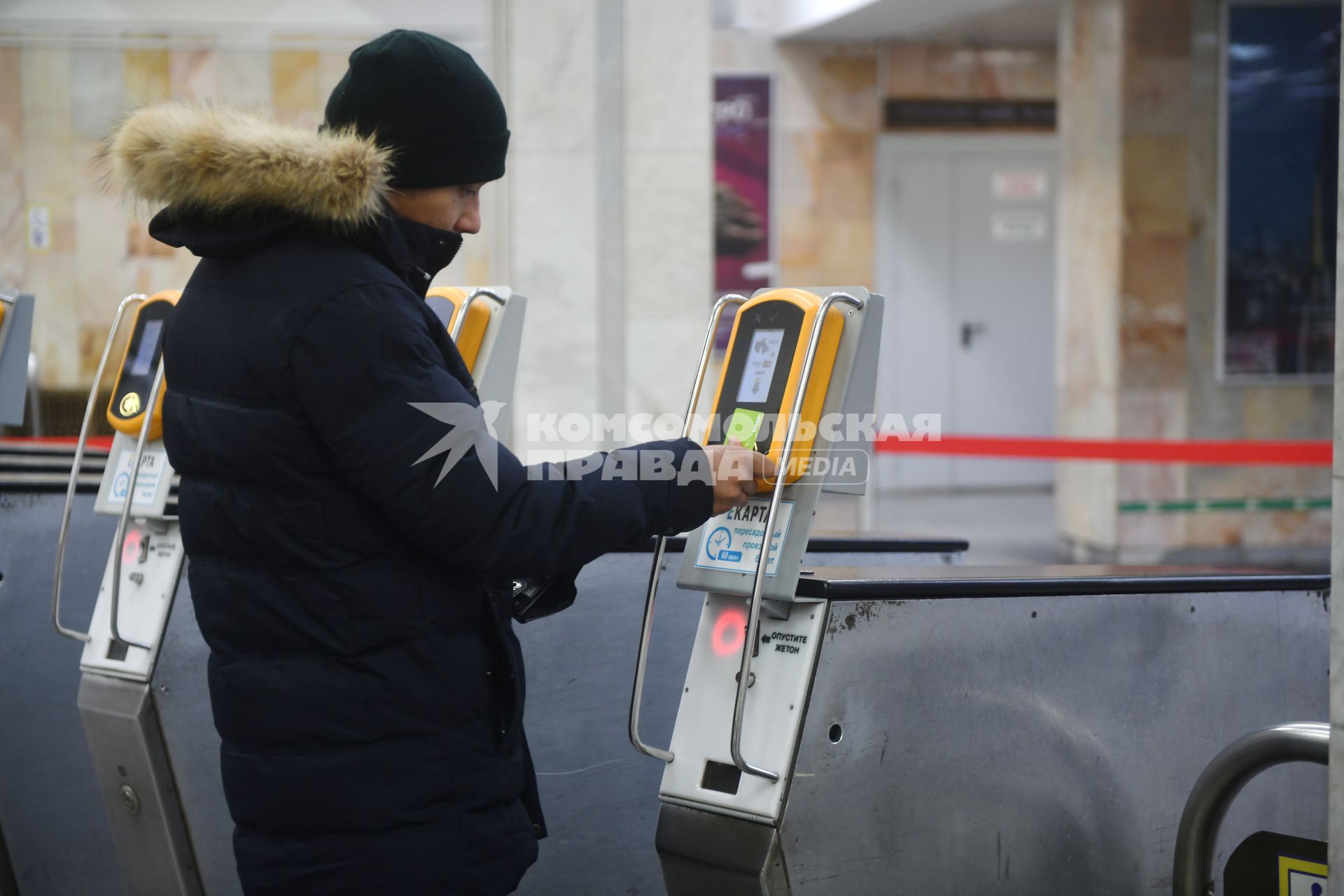 Замена туриникетов на станции метро Площадь 1905 года\' в Екатеринбурге