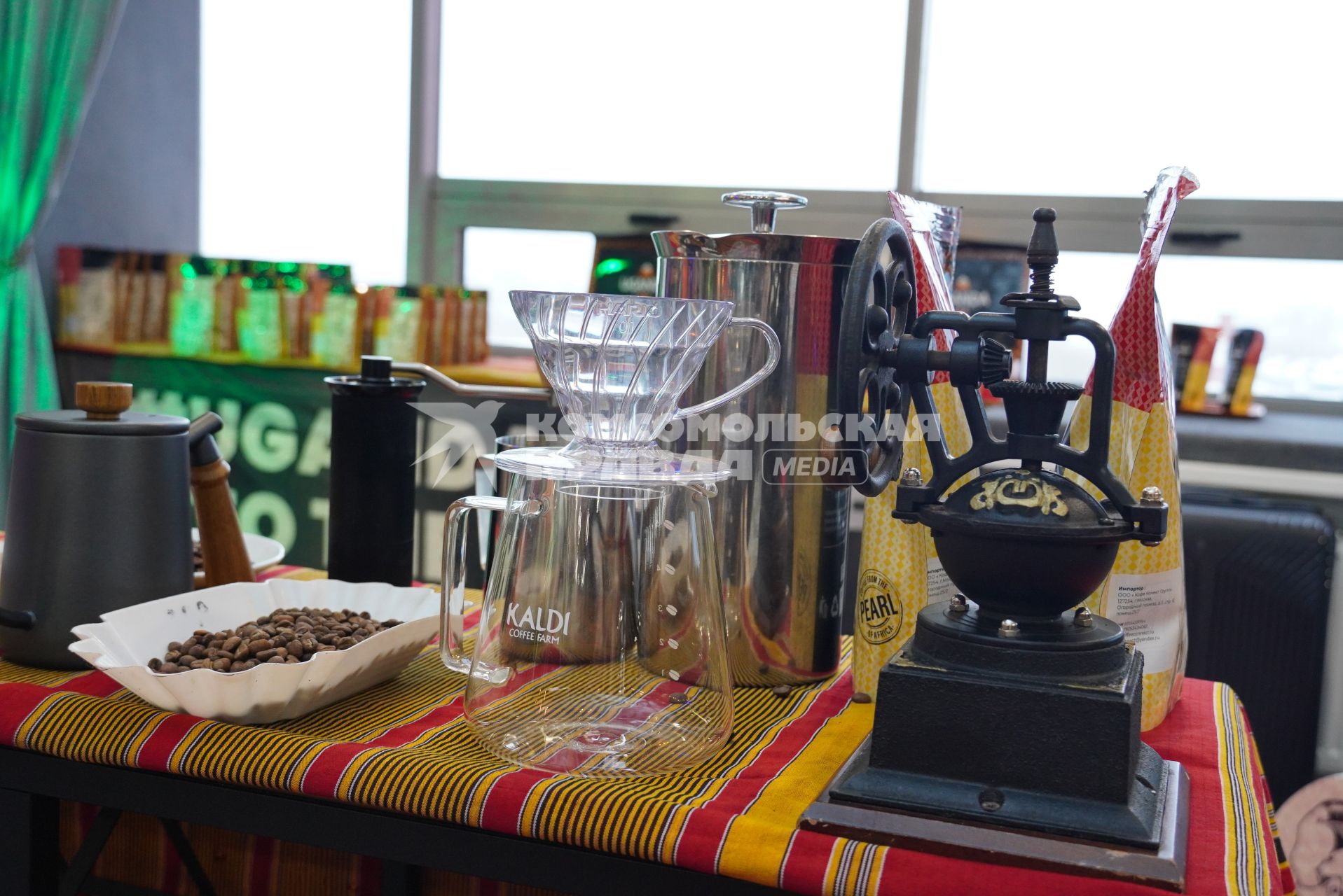 Пресс-конференция и дегустация угандийского кофе в редакции  Комсомольская правда\"