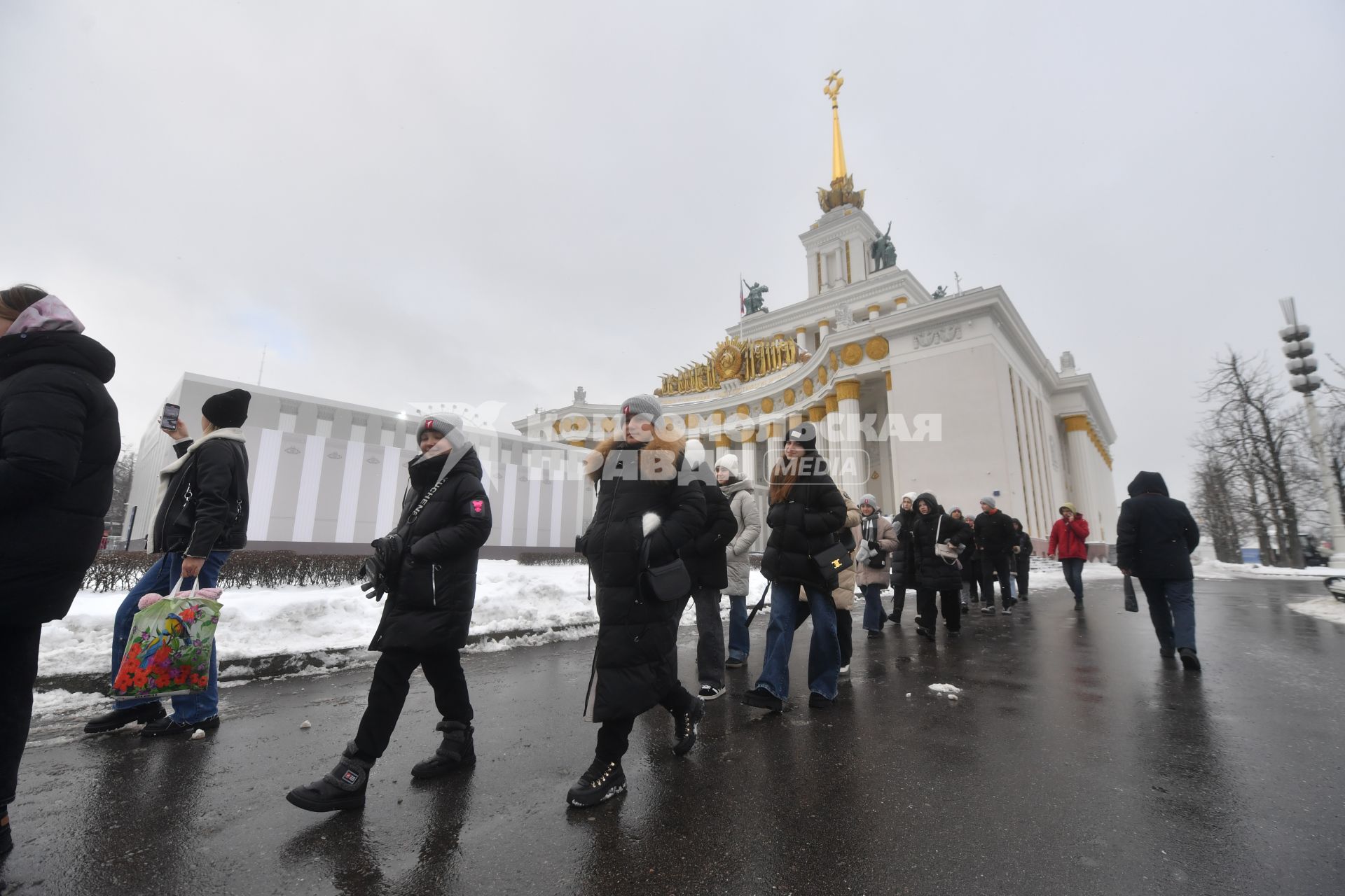 Дети из ЛНР посетили выставку на ВДНХ