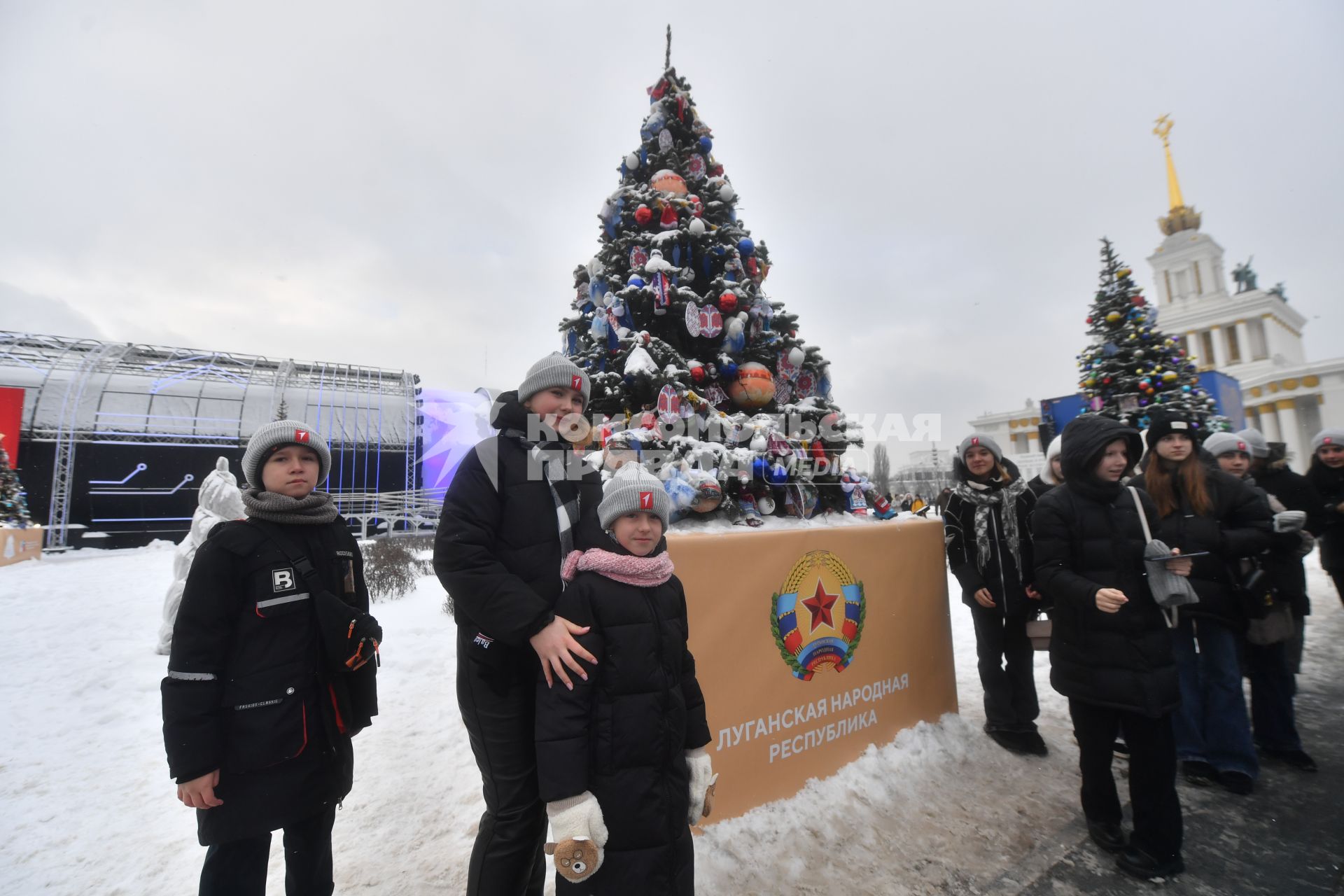 Дети из ЛНР посетили выставку на ВДНХ