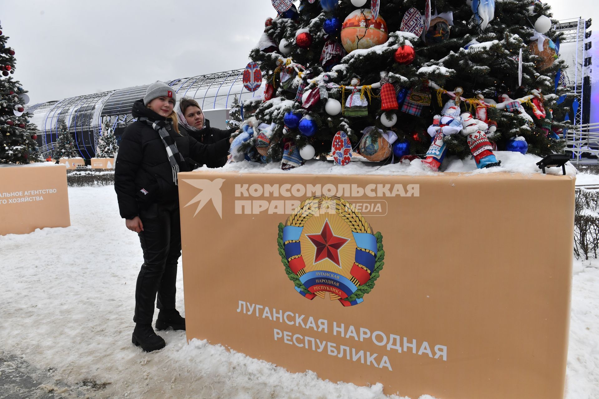 Дети из ЛНР посетили выставку на ВДНХ