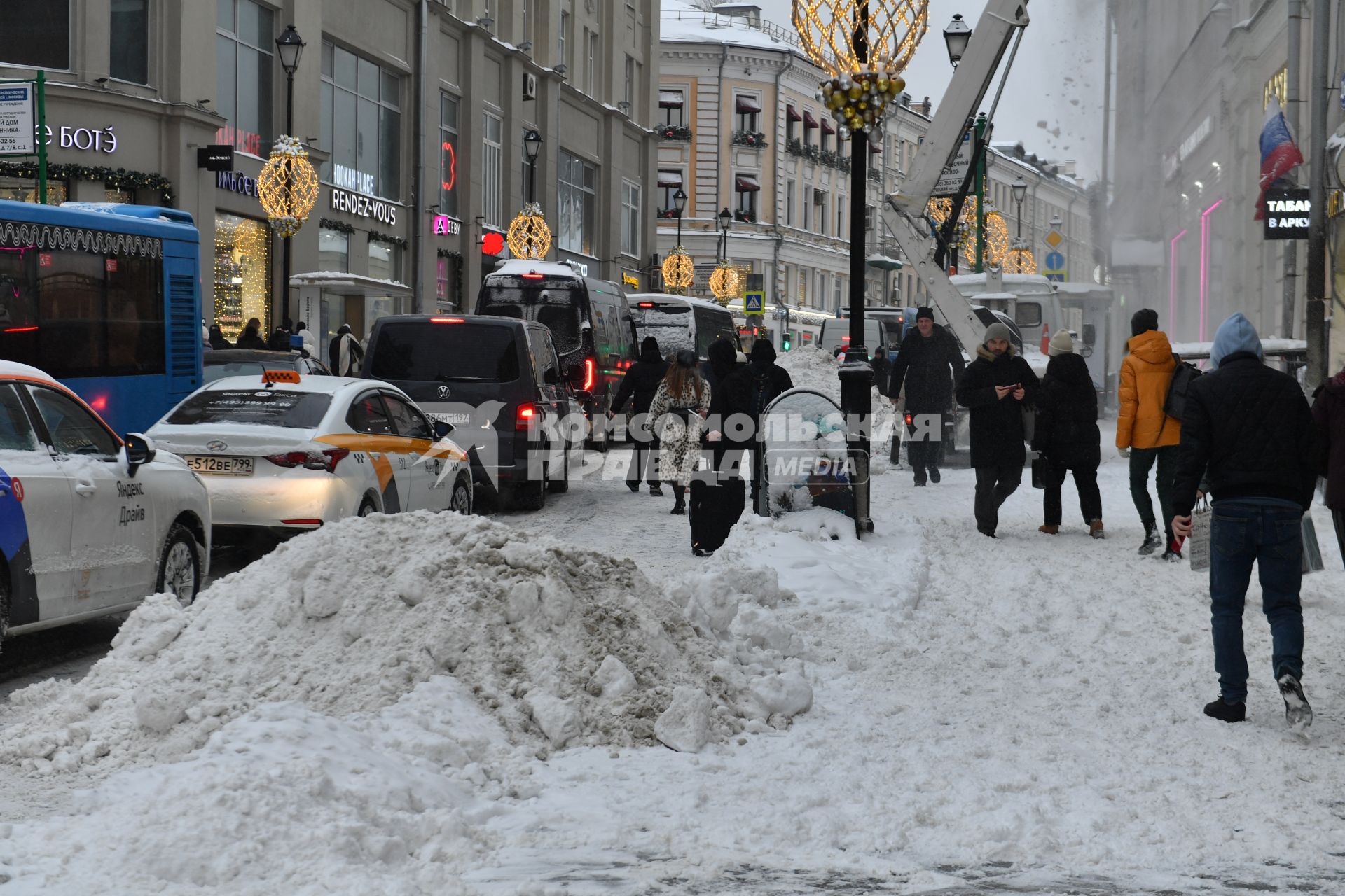 Снег в Москве