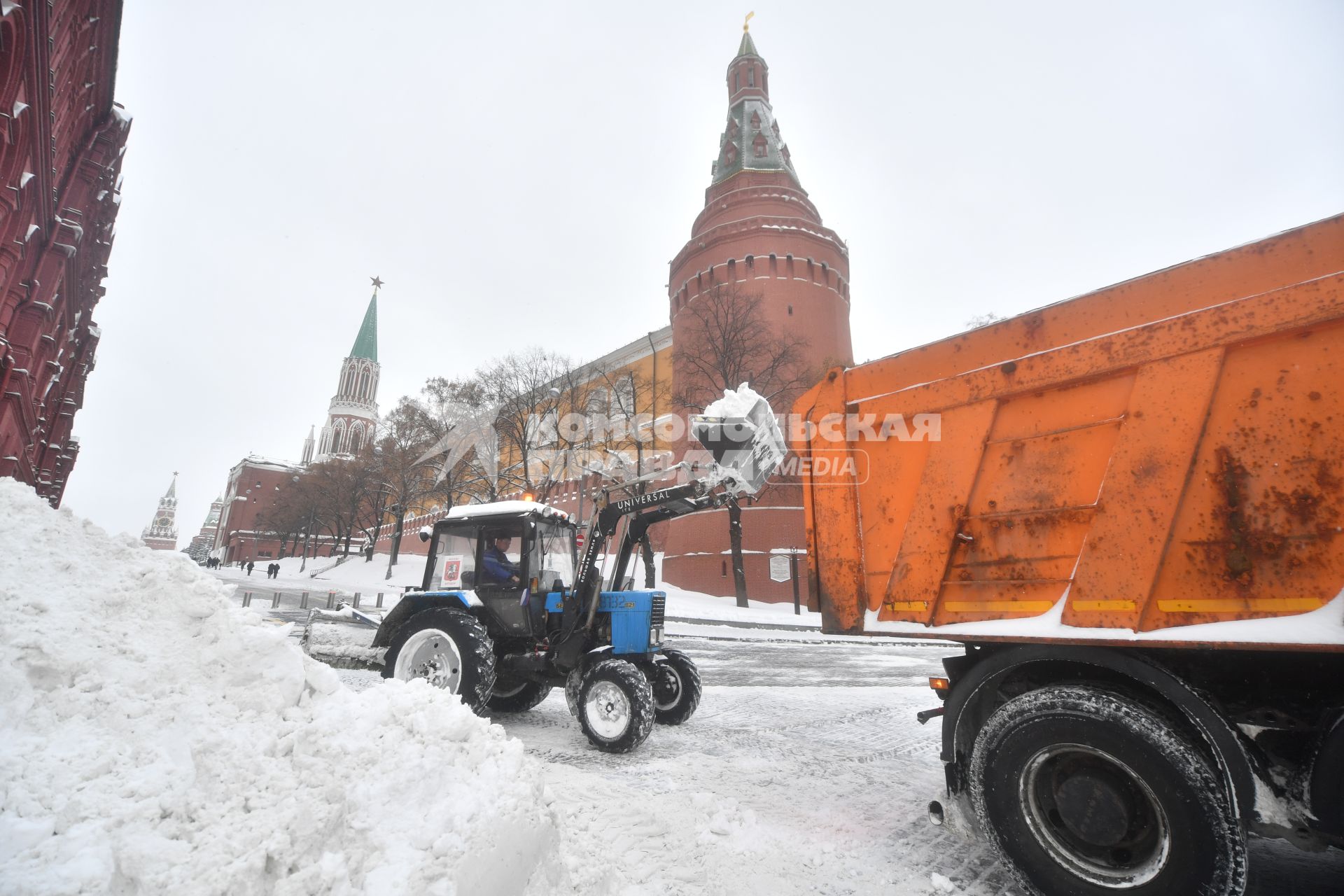 Снег в Москве