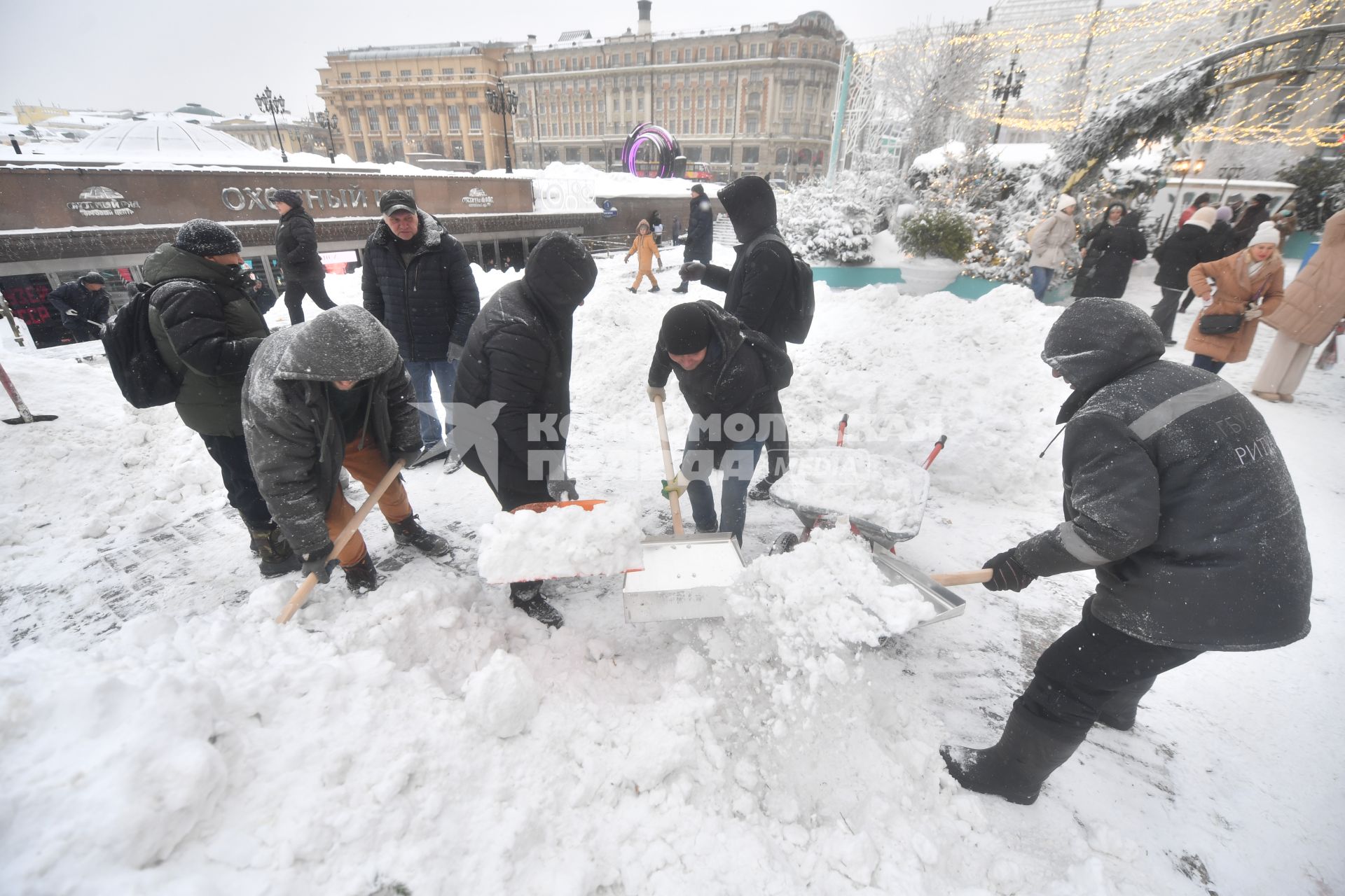 Снег в Москве