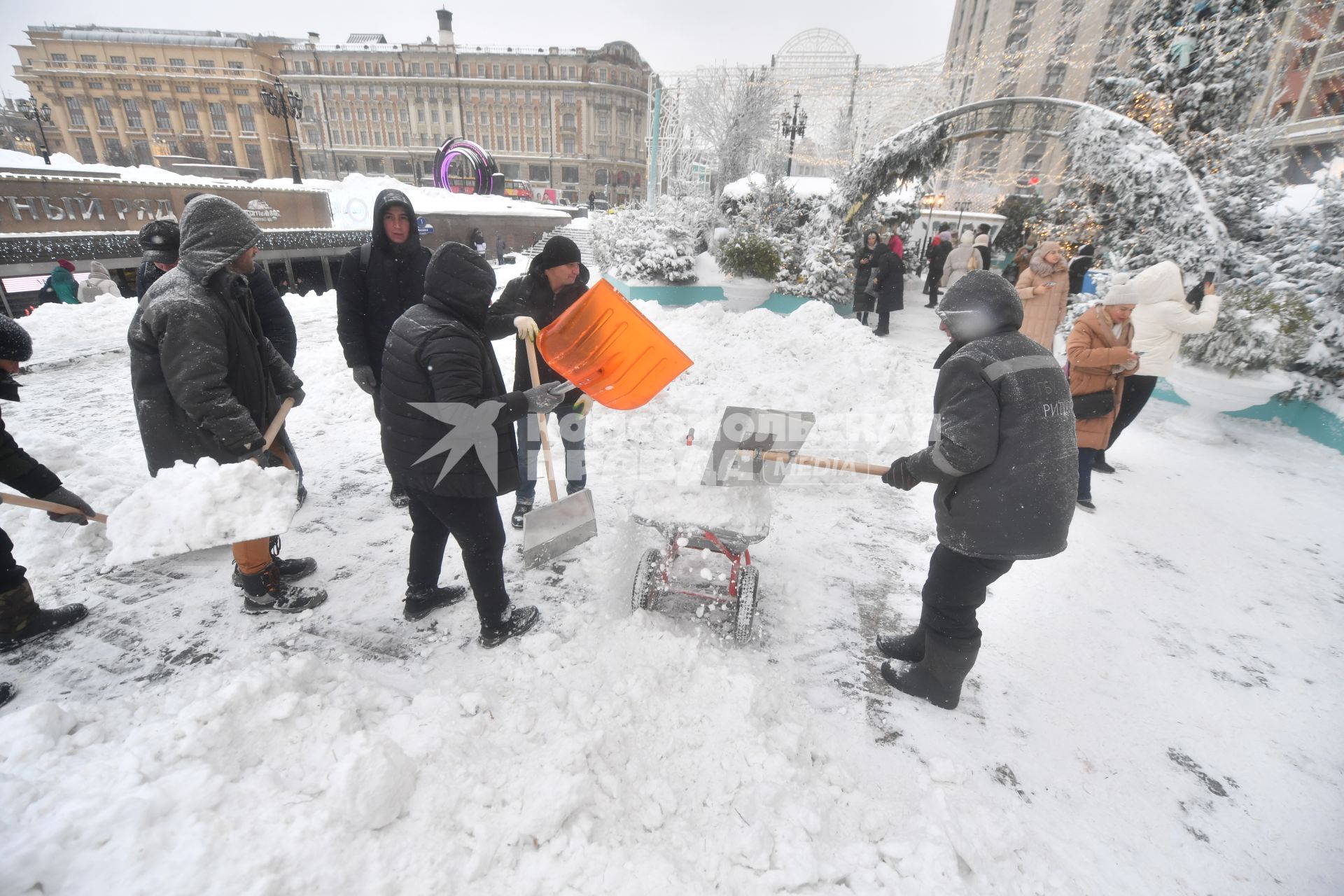 Снег в Москве