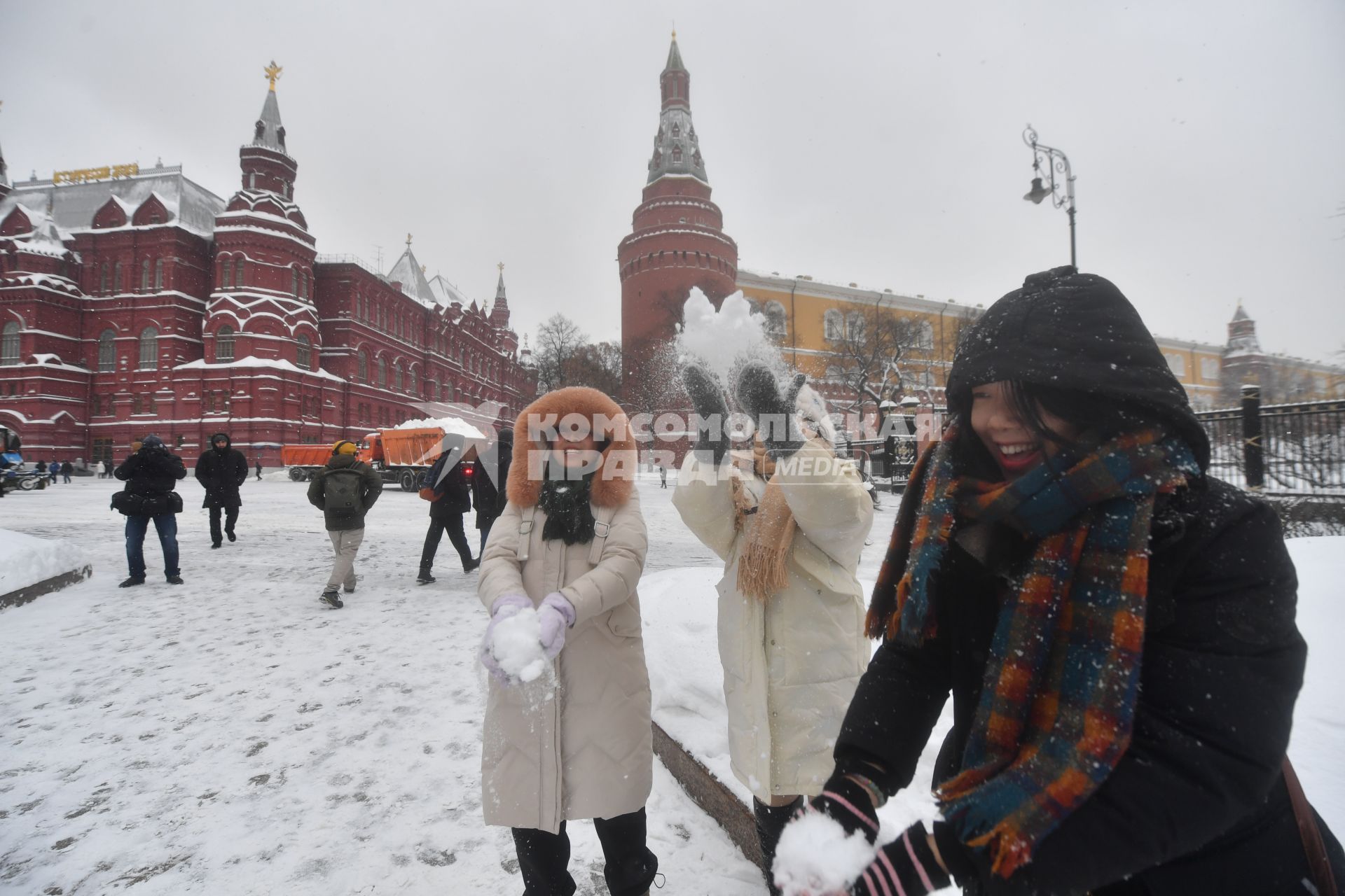 Снег в Москве