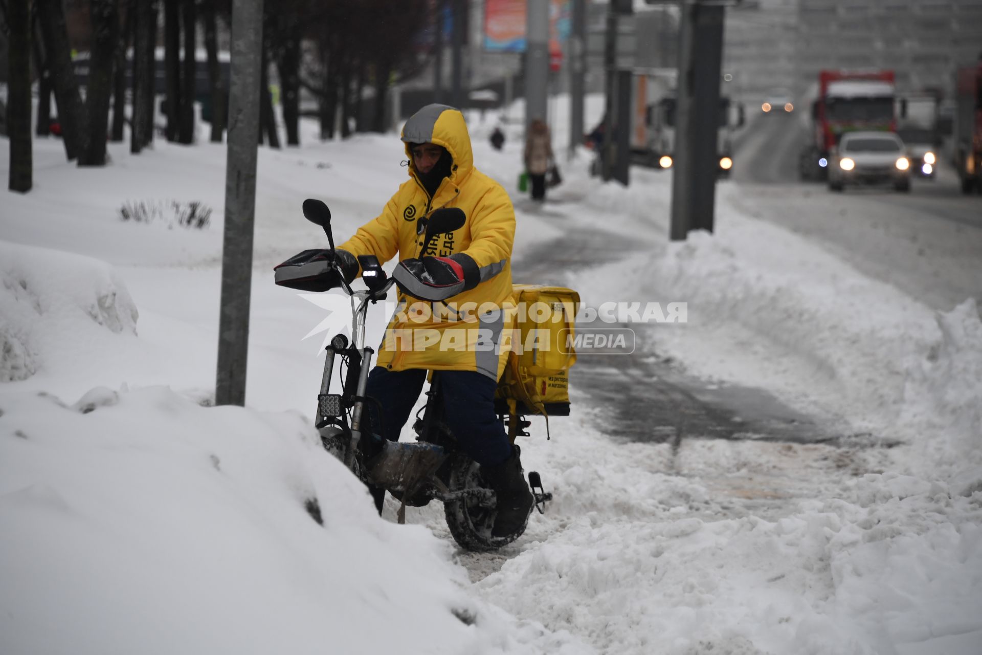 Последствия снегопада в Москве