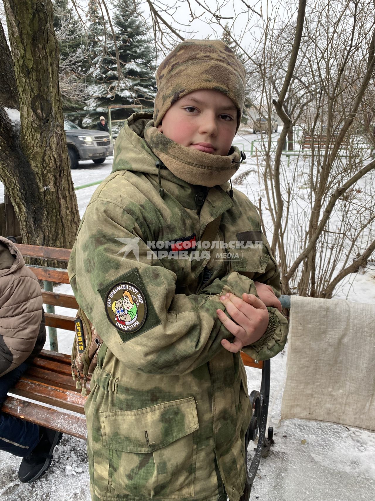 Мальчик Тёма в поселке Новолуганское