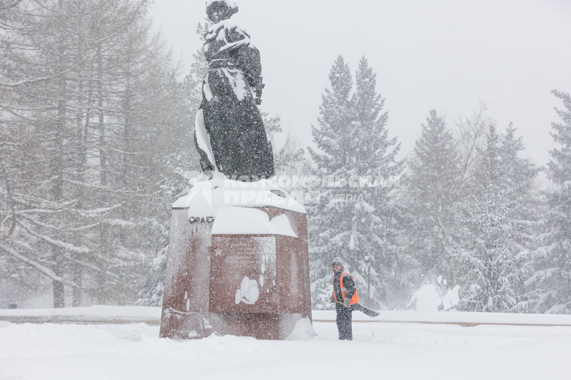 Сильный снегопад в Челябинске