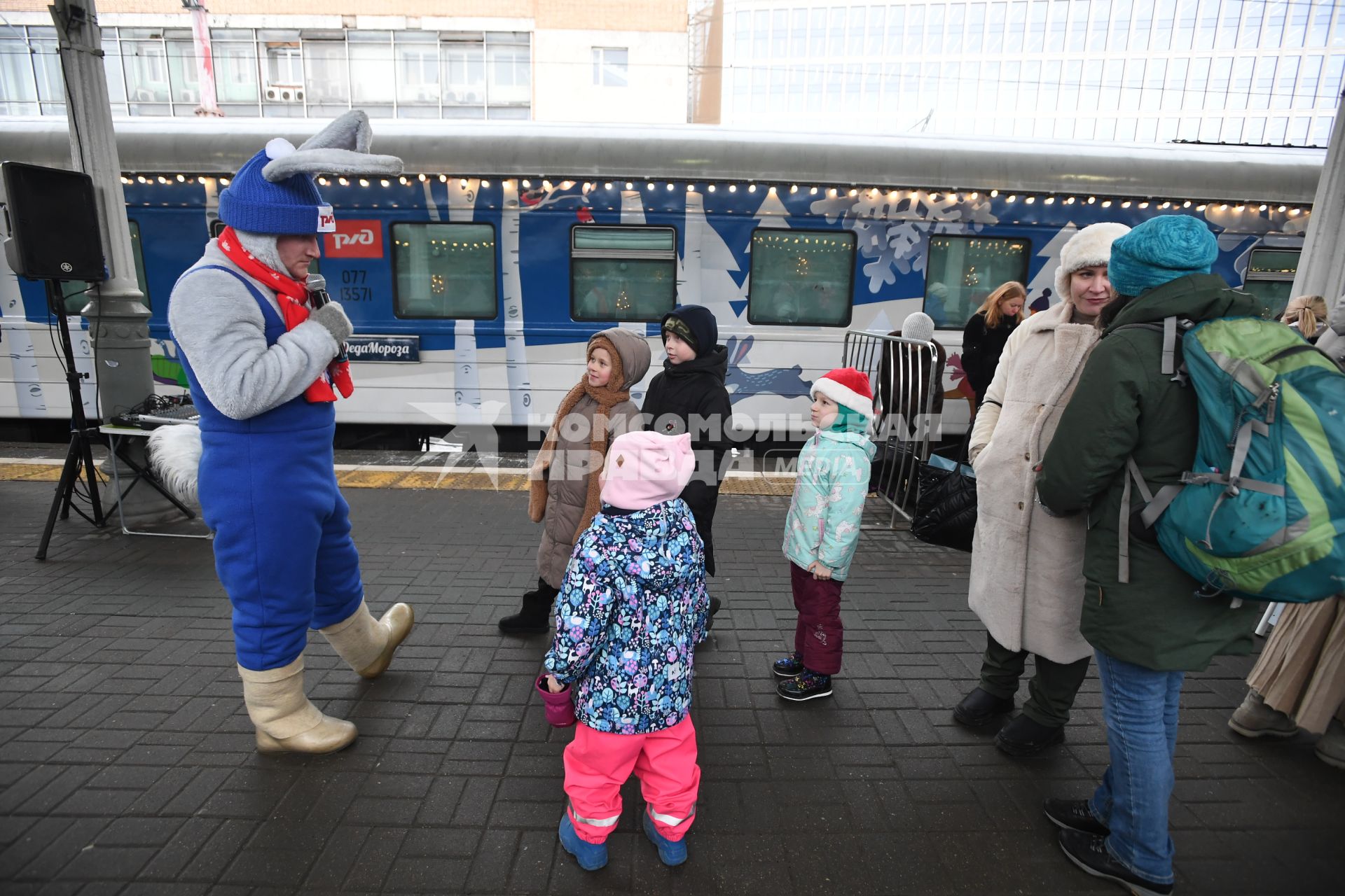 Прибытие поезда Деда Мороза в Москву