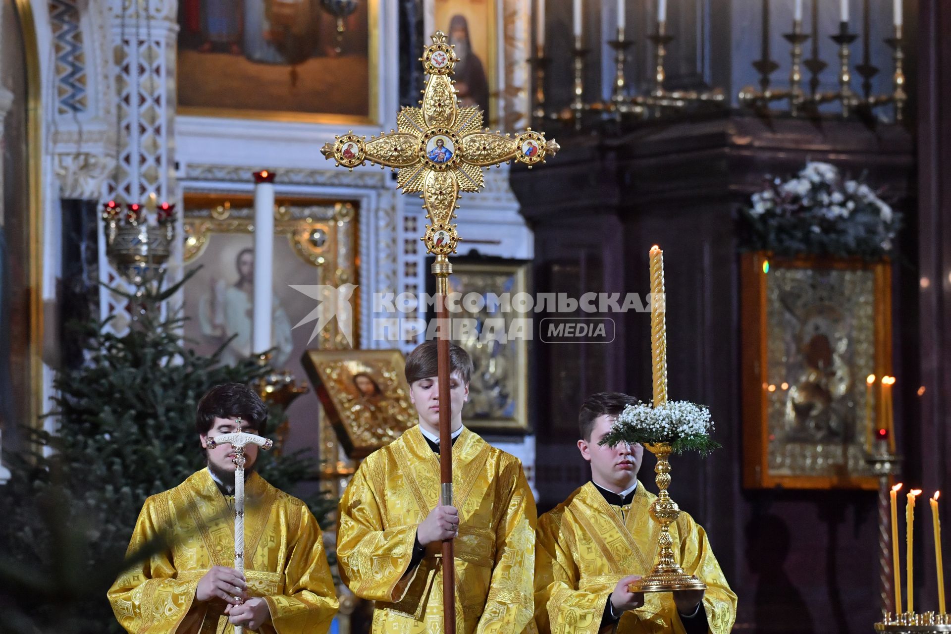 Рождественское богослужение в храме Христа Спасителя в Москве