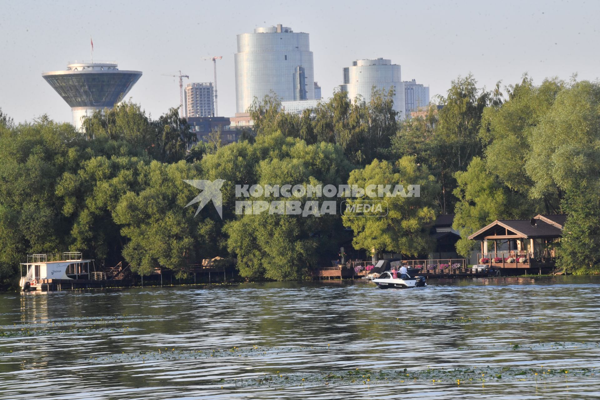 Живописная бухта в Мякинино