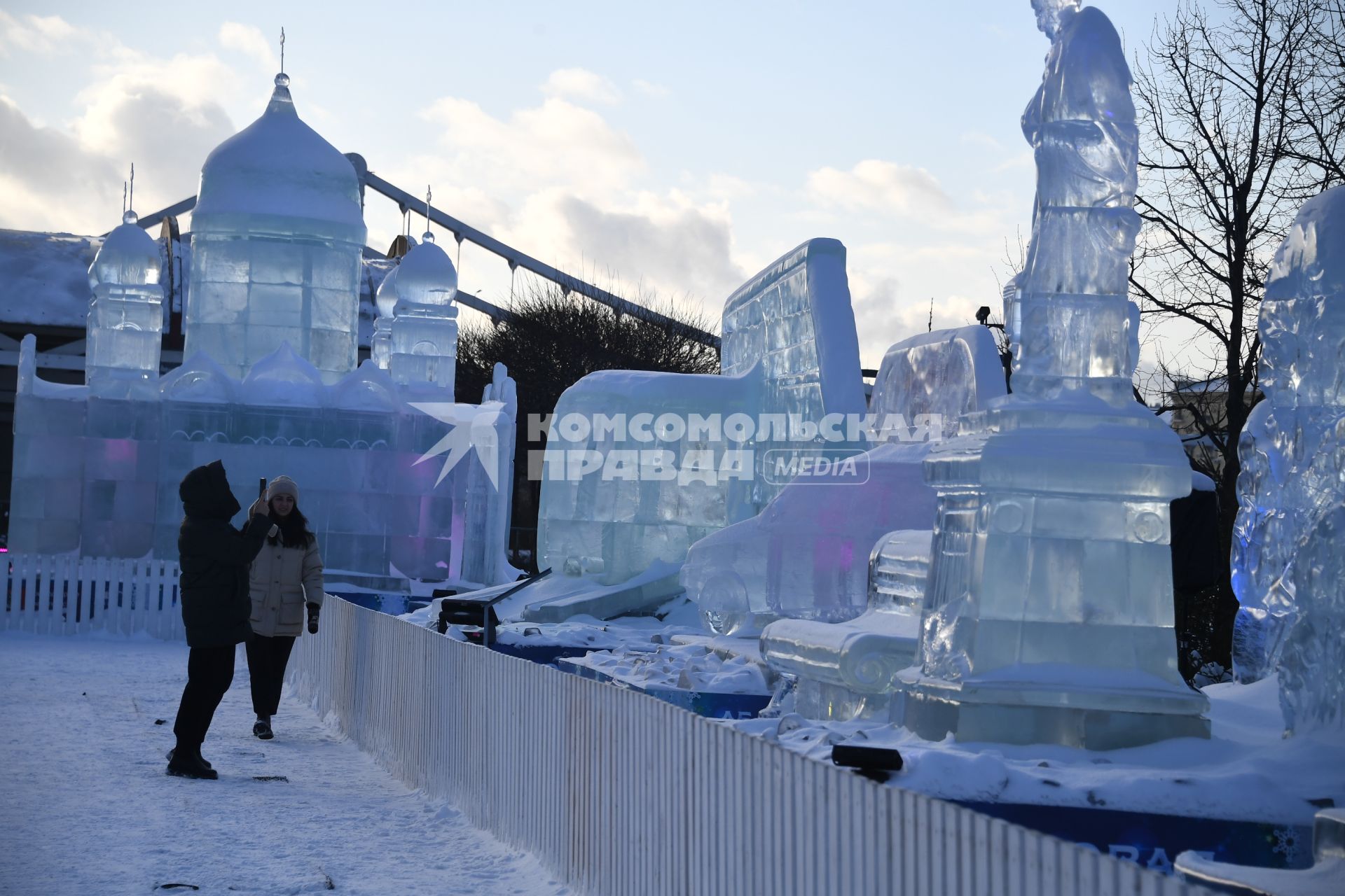 Фестиваль ледяных и снежных скульптур `Ледовая Москва` в парке`Музеон`