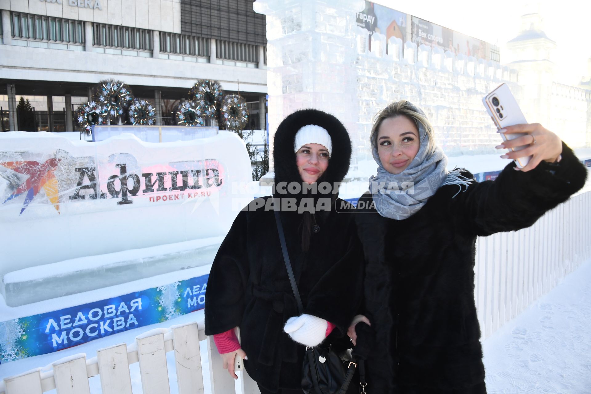 Фестиваль ледяных и снежных скульптур `Ледовая Москва` в парке`Музеон`