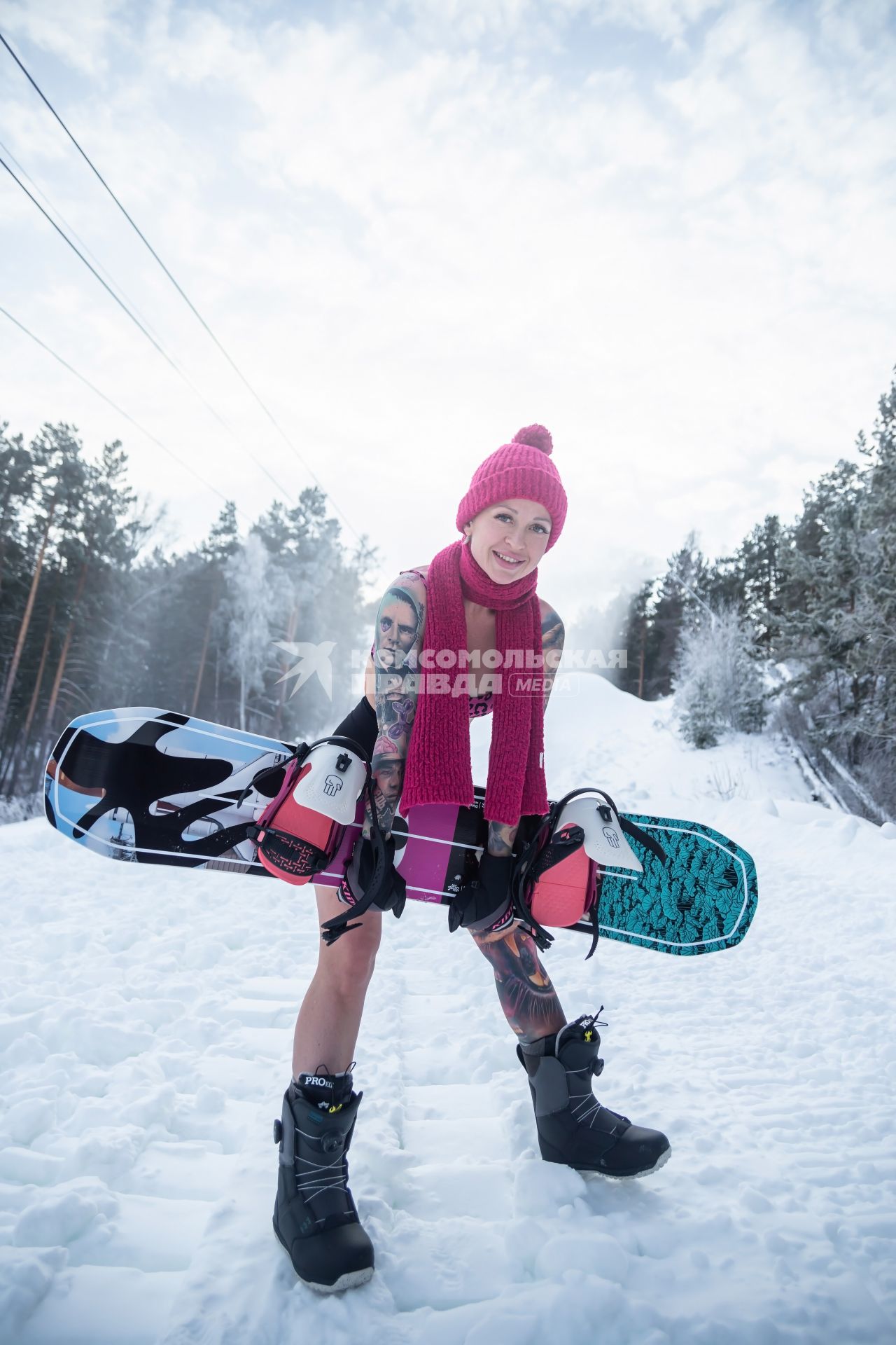 Девушка и сноуборд