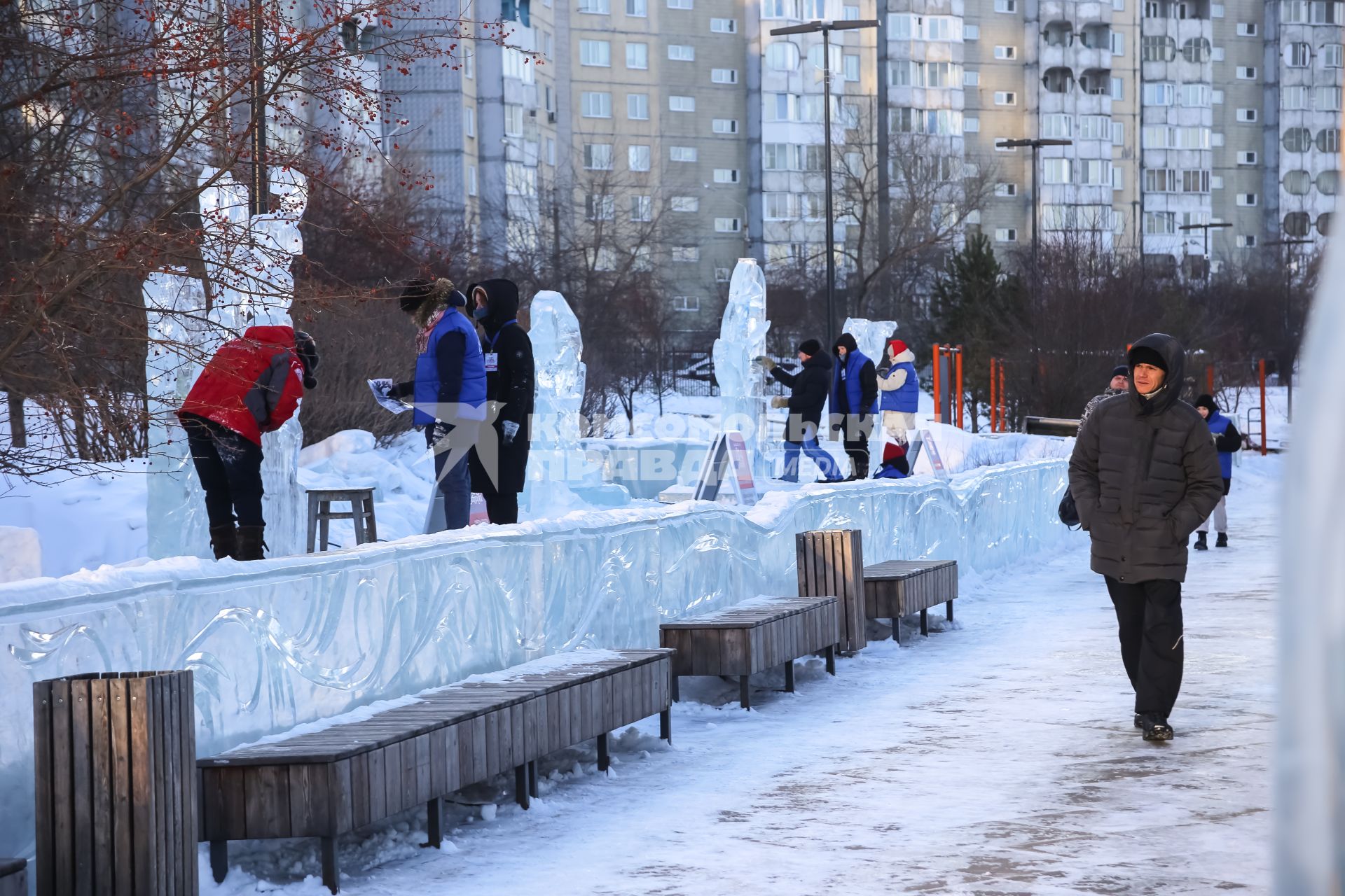 Конкурс ледовых скульптур `Волшебный лед Сибири` в Красноярске