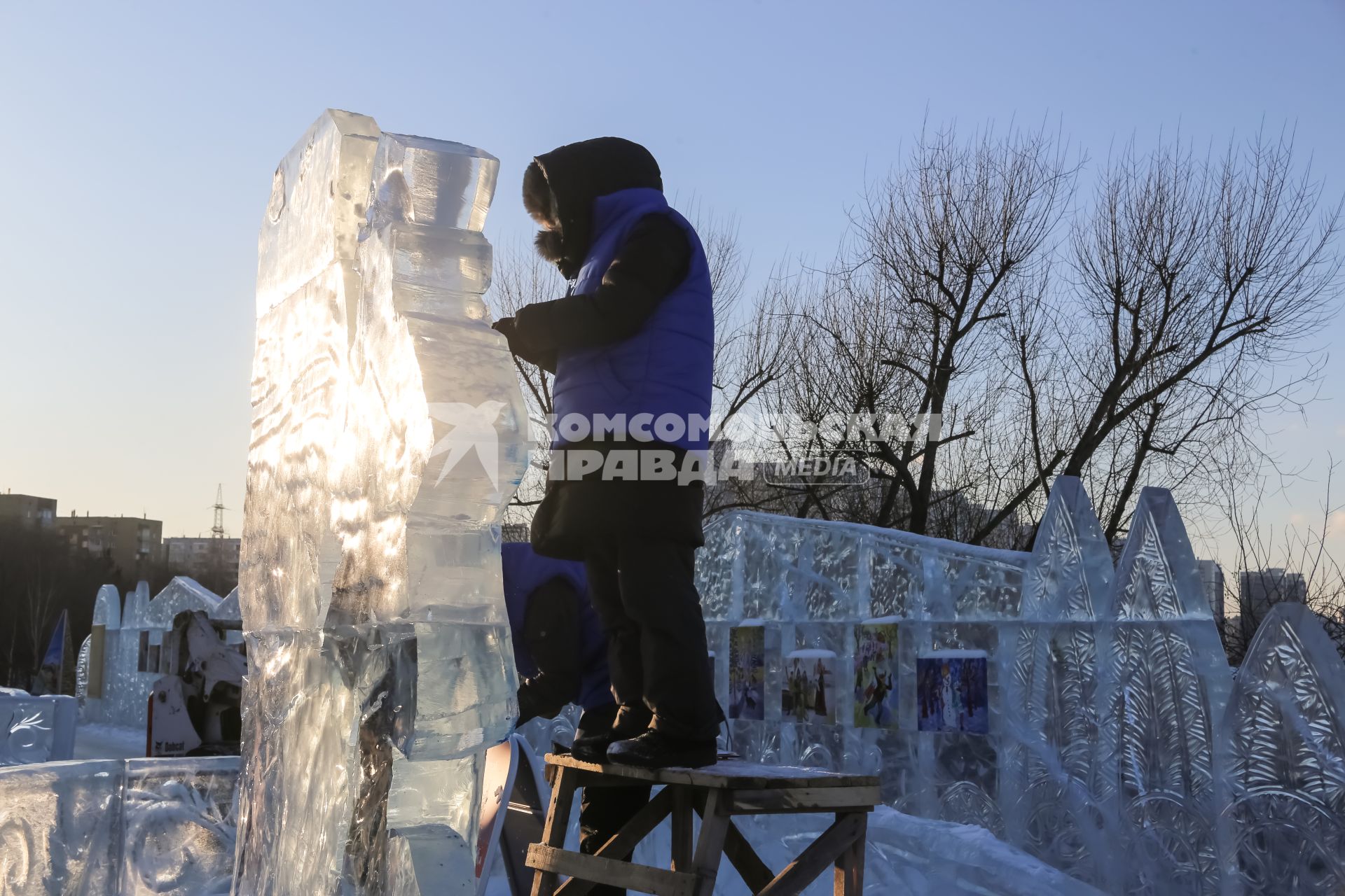 Конкурс ледовых скульптур `Волшебный лед Сибири` в Красноярске