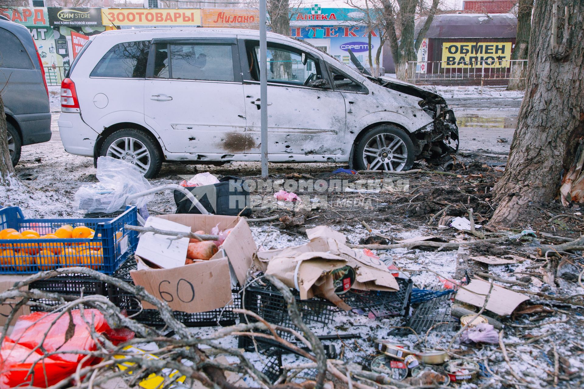 Последствия обстрела ВСУ рынка в Донецке