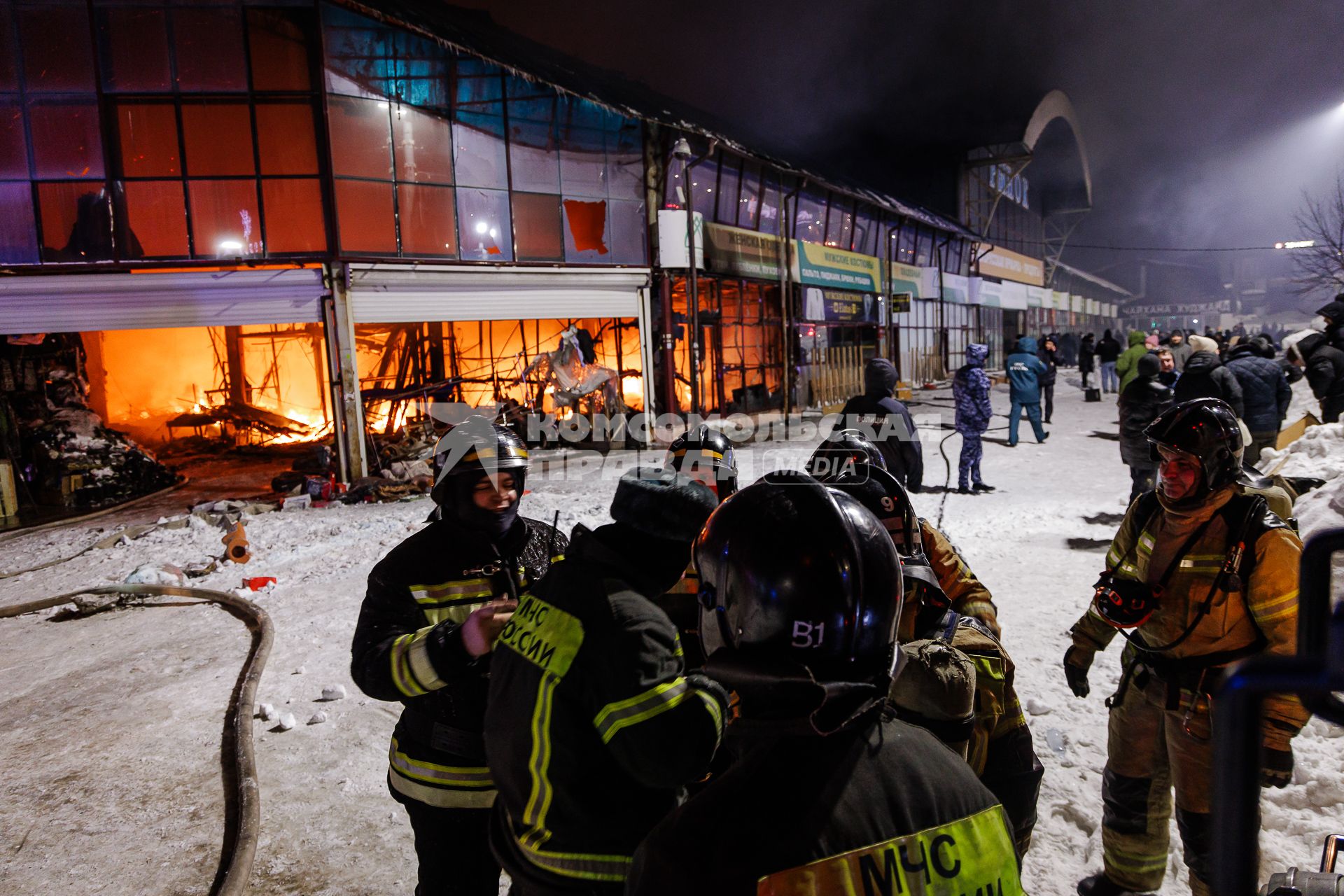 Пожар на рынке в Челябинске