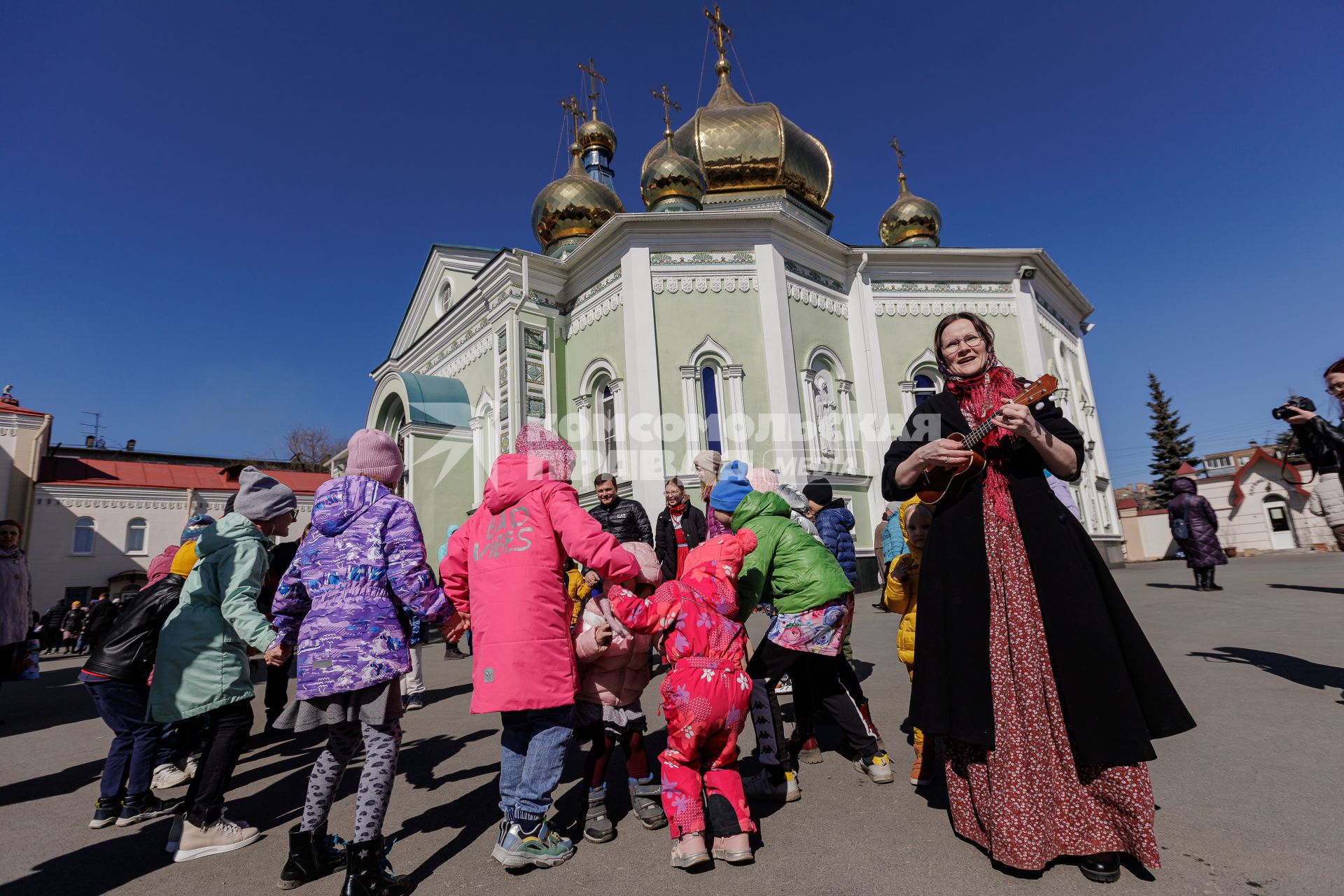 Освящение пасхальных куличей и яиц в Челябинске