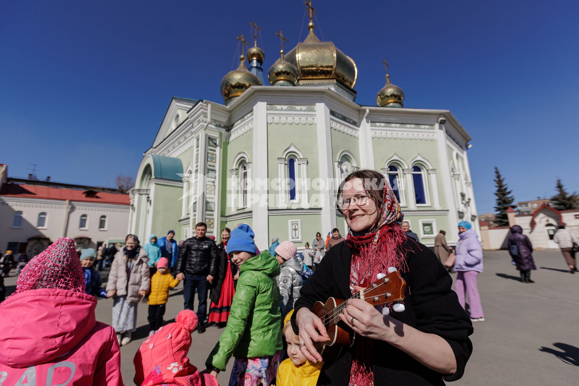 Освящение пасхальных куличей и яиц в Челябинске