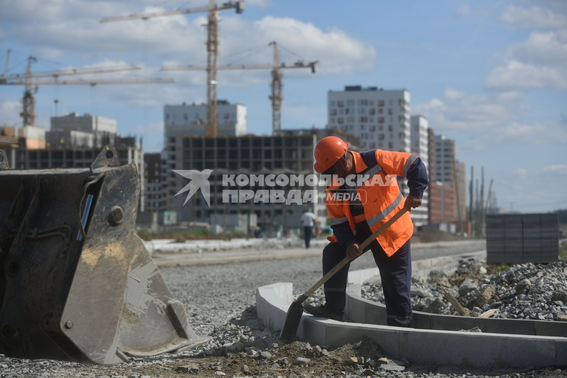 Строительство дороги в новом районе города