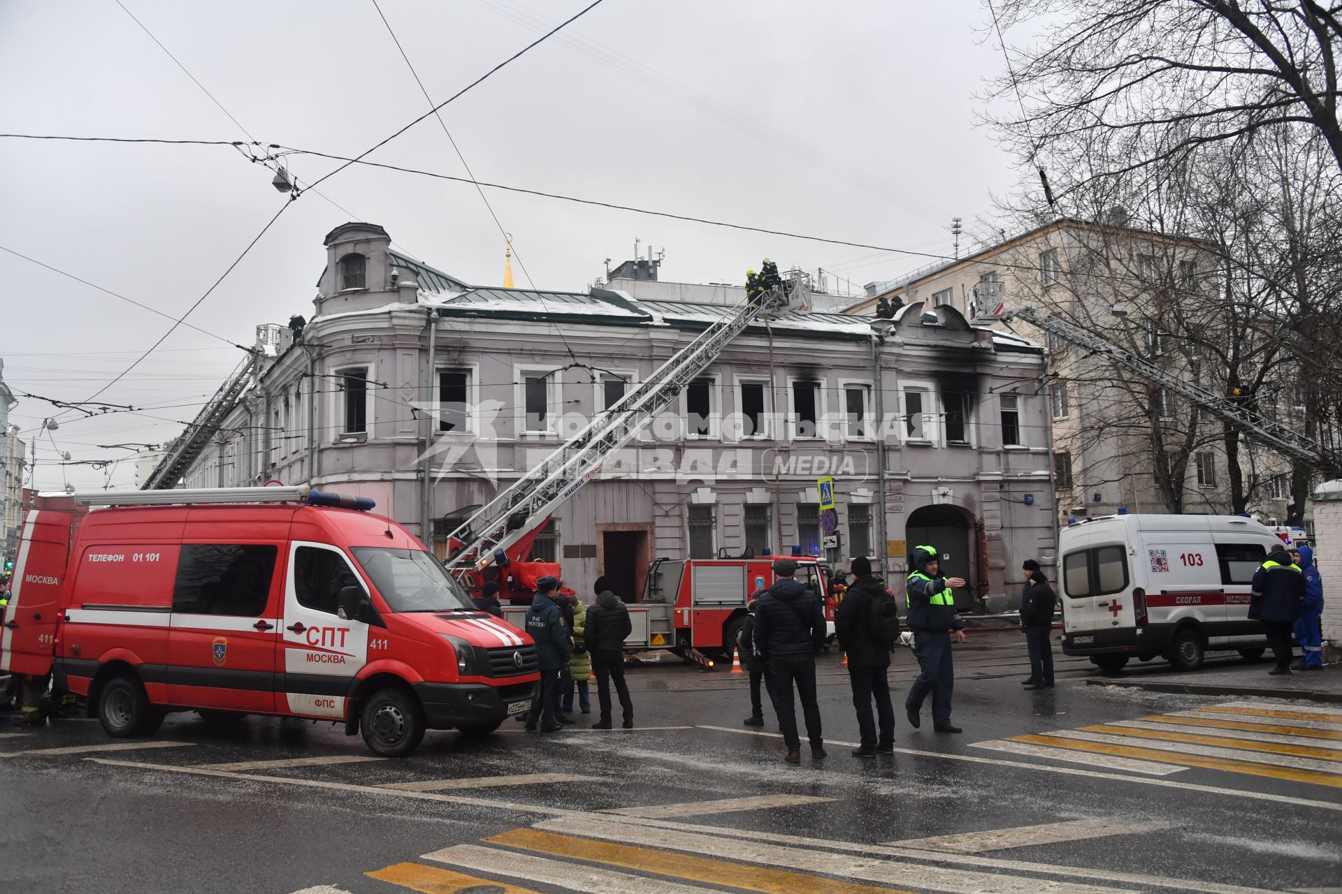 Пожар в здании столичного комитета КПРФ в Москве