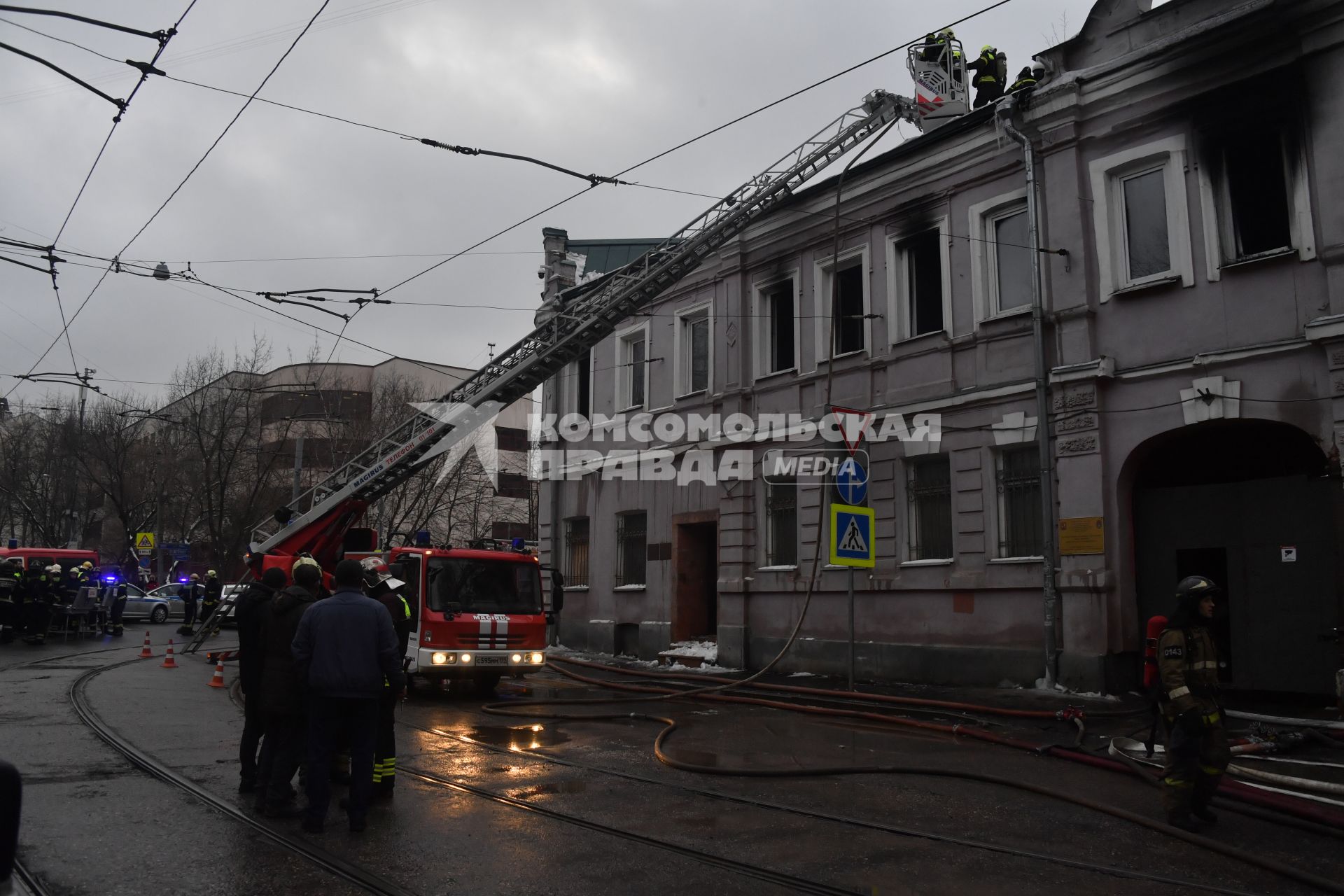 Пожар в здании столичного комитета КПРФ в Москве