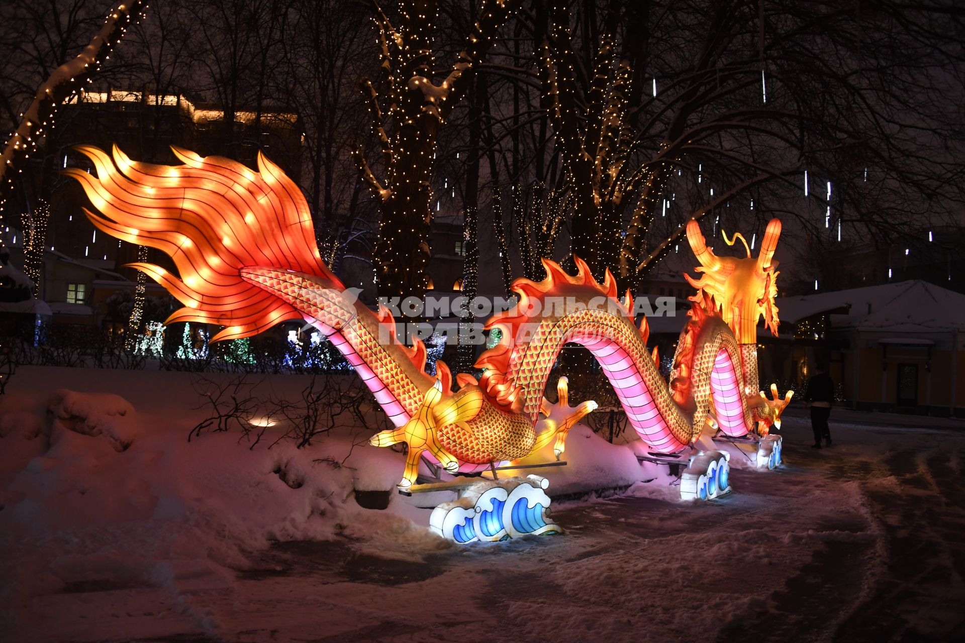 Праздничное украшение города в честь китайского Нового года