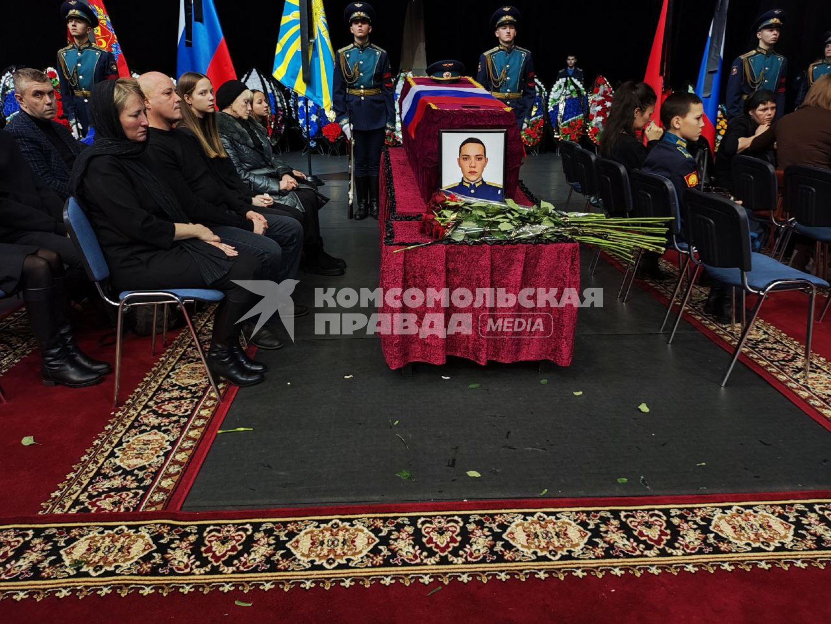 Прощание в Оренбурге с погибшими под Белгородом членами экипажа Ил-76