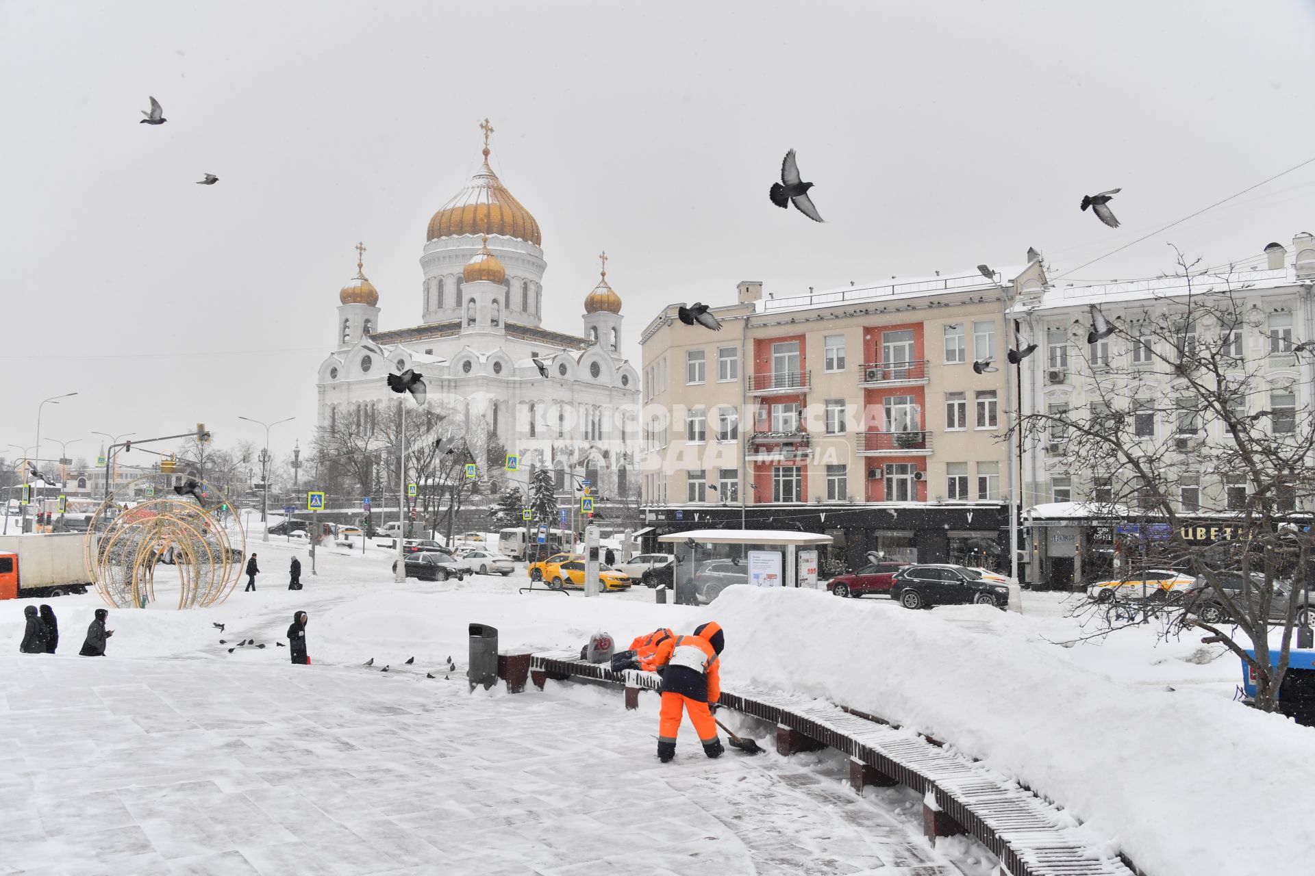 Последствия сильного снегопада в Москве