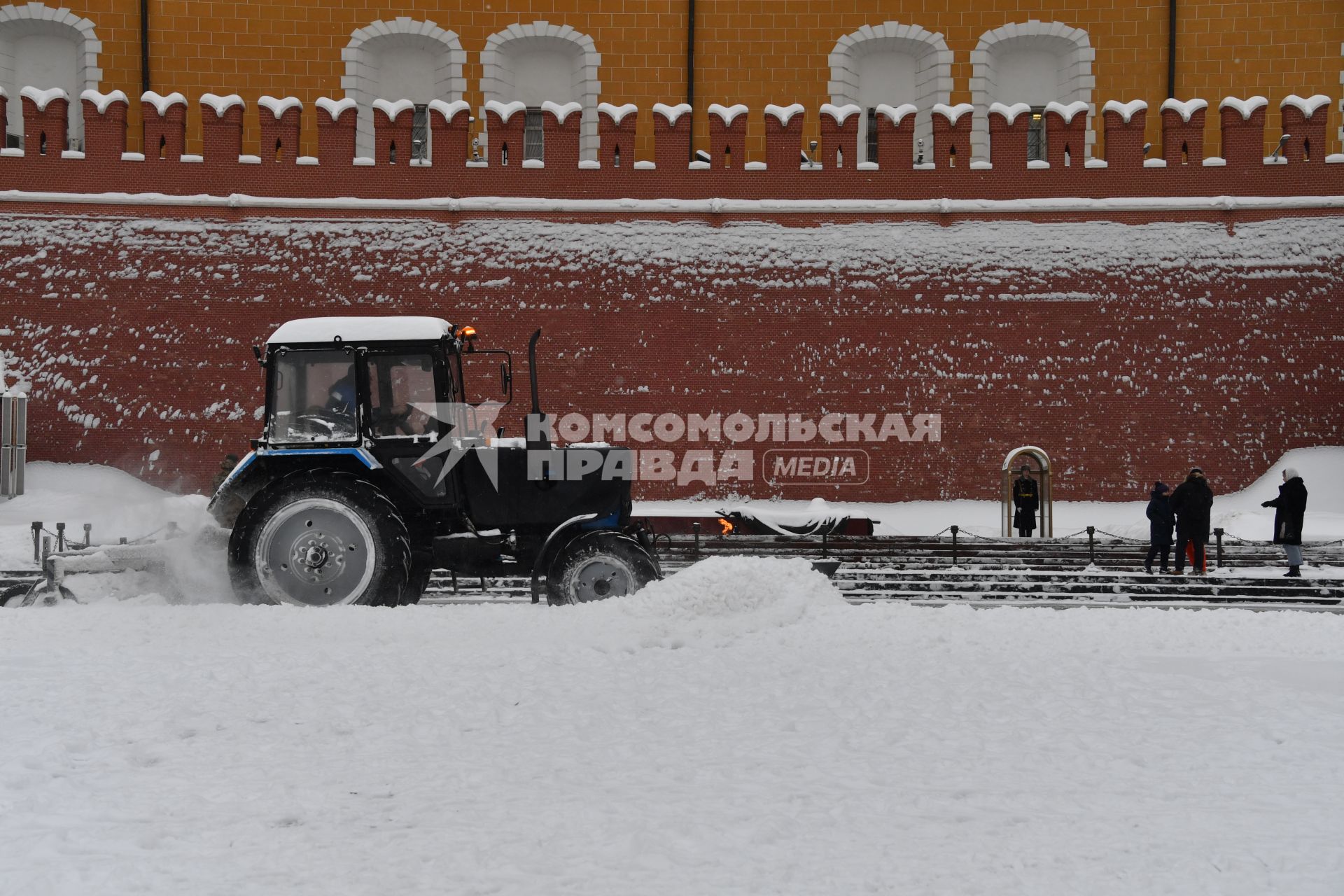 Последствия сильного снегопада в Москве