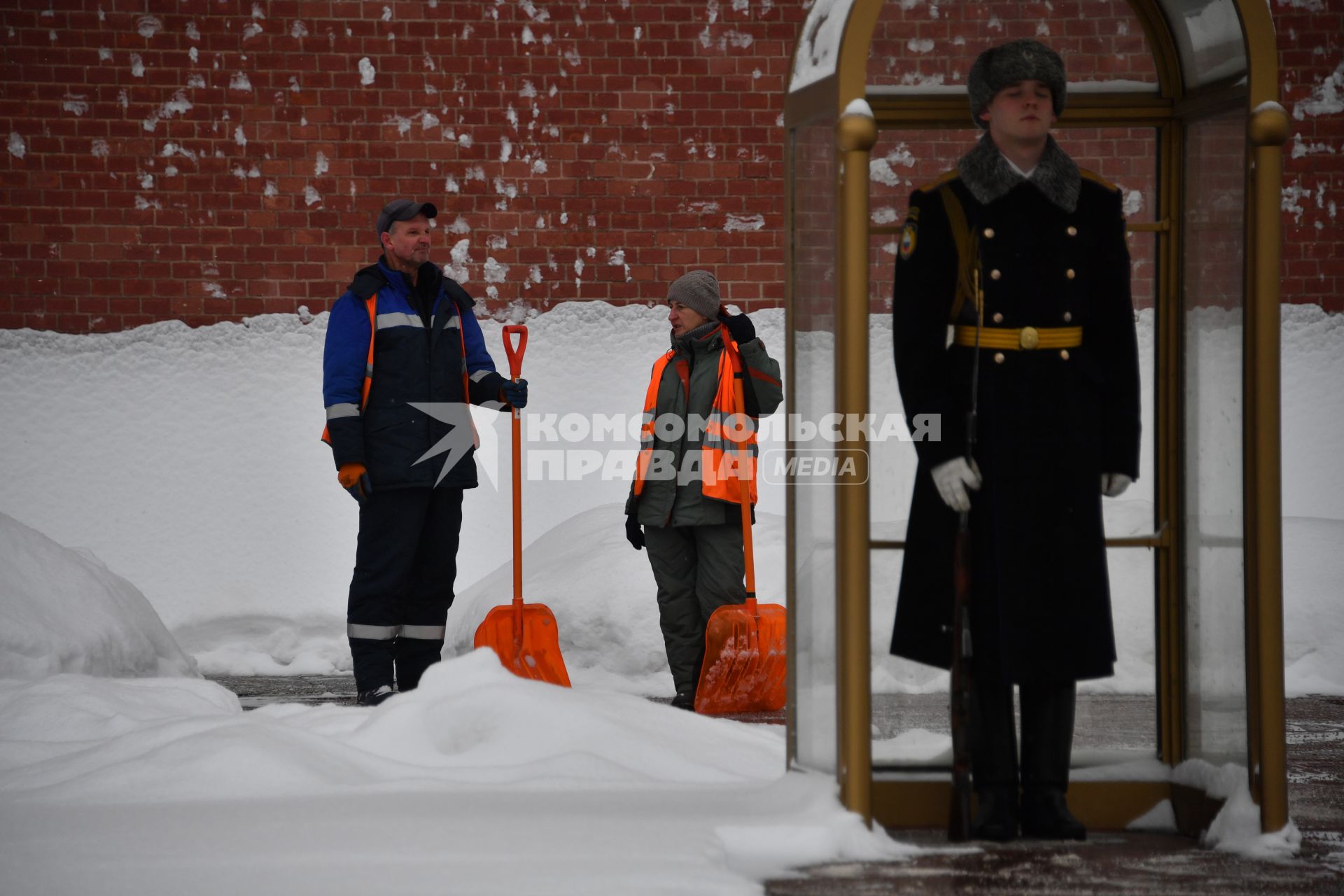 Последствия сильного снегопада в Москве