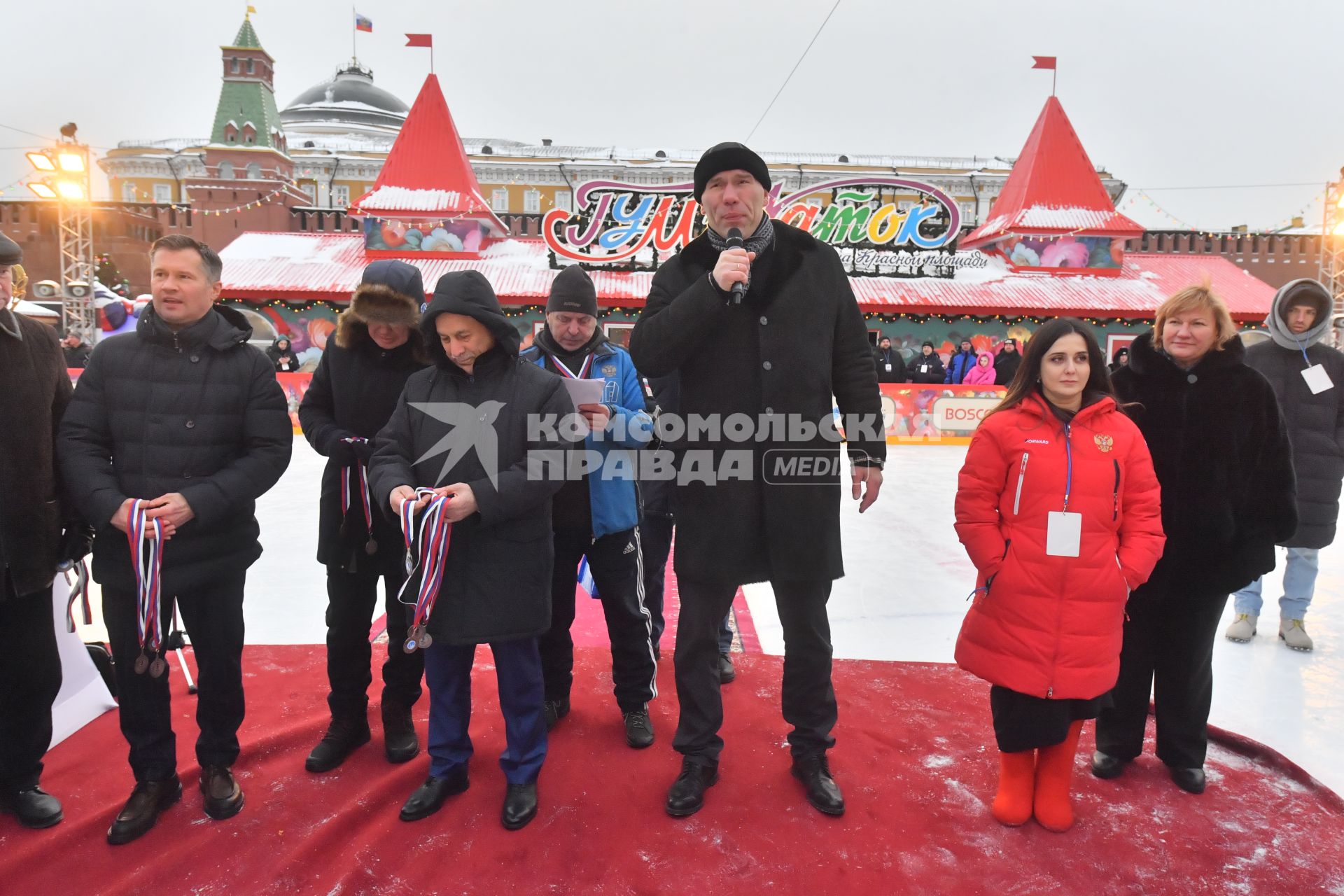 Открытие турнира Кубка патриарха по хоккею с мячом на Красной площади