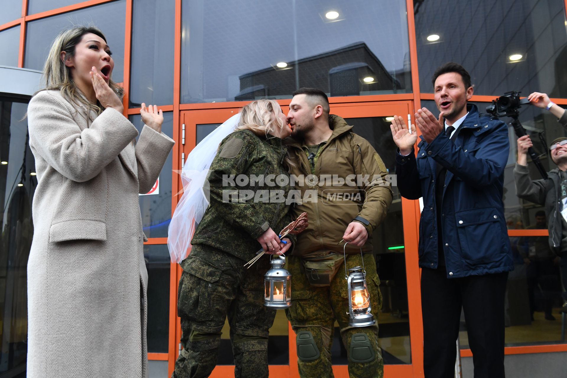 Торжественная свадебная церемония участников СВО к годовщине начала специальной военной операции