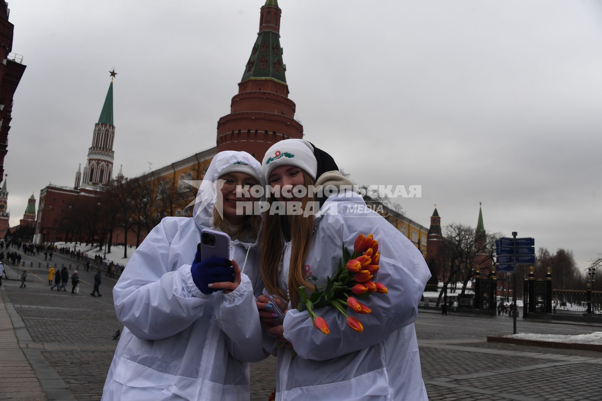 Поздравление женщин с праздником 8 марта в Москве