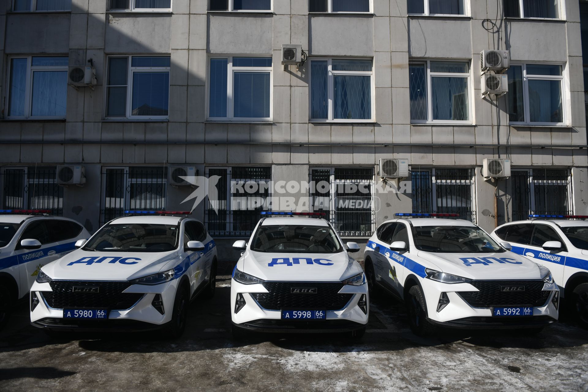 Передача 29 новых служебных автомобилей для ГИБДД в Екатеринбурге