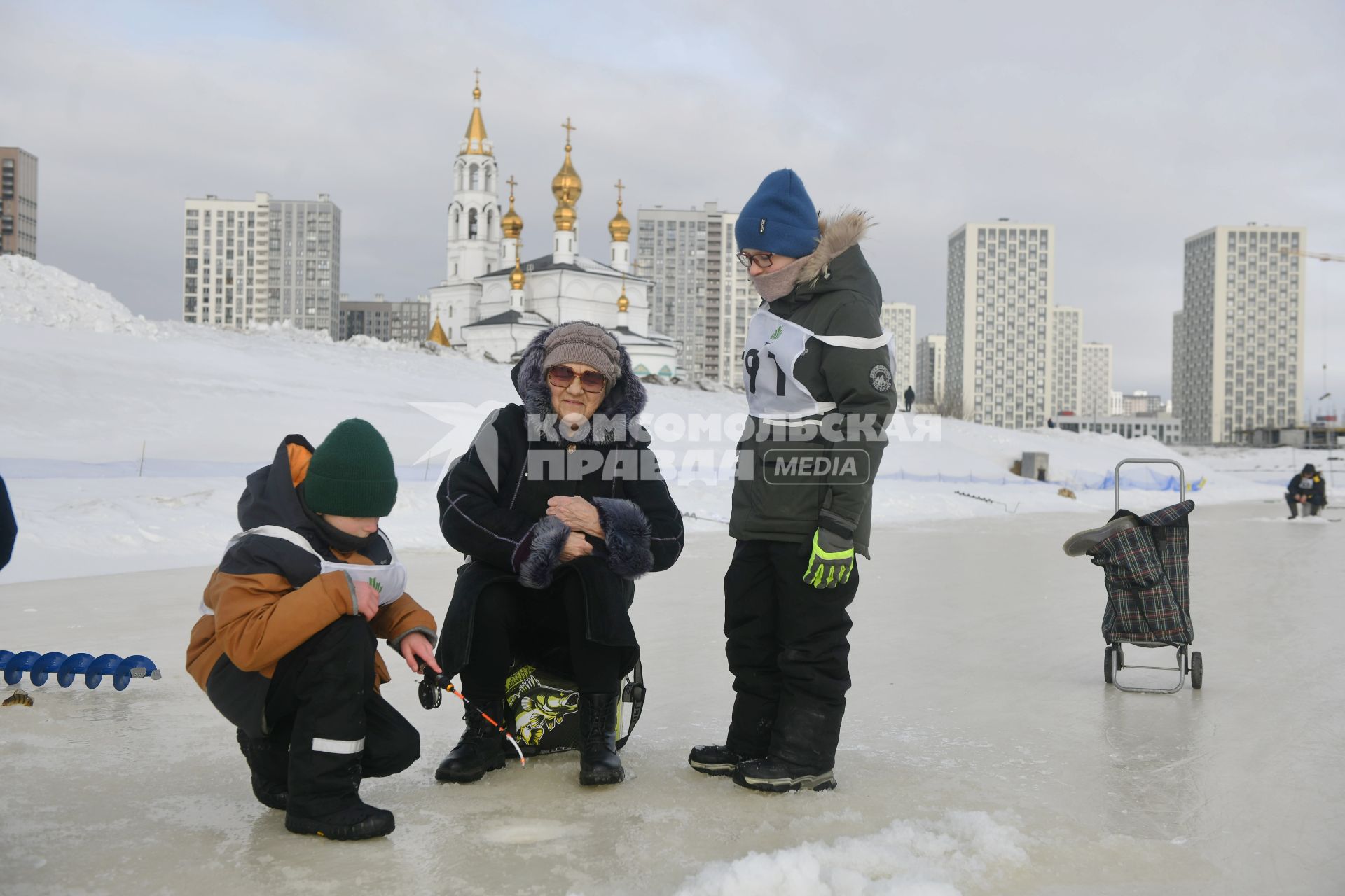 Соревнования по зимней рыбалке  в Академическом районе Екатеринбурга