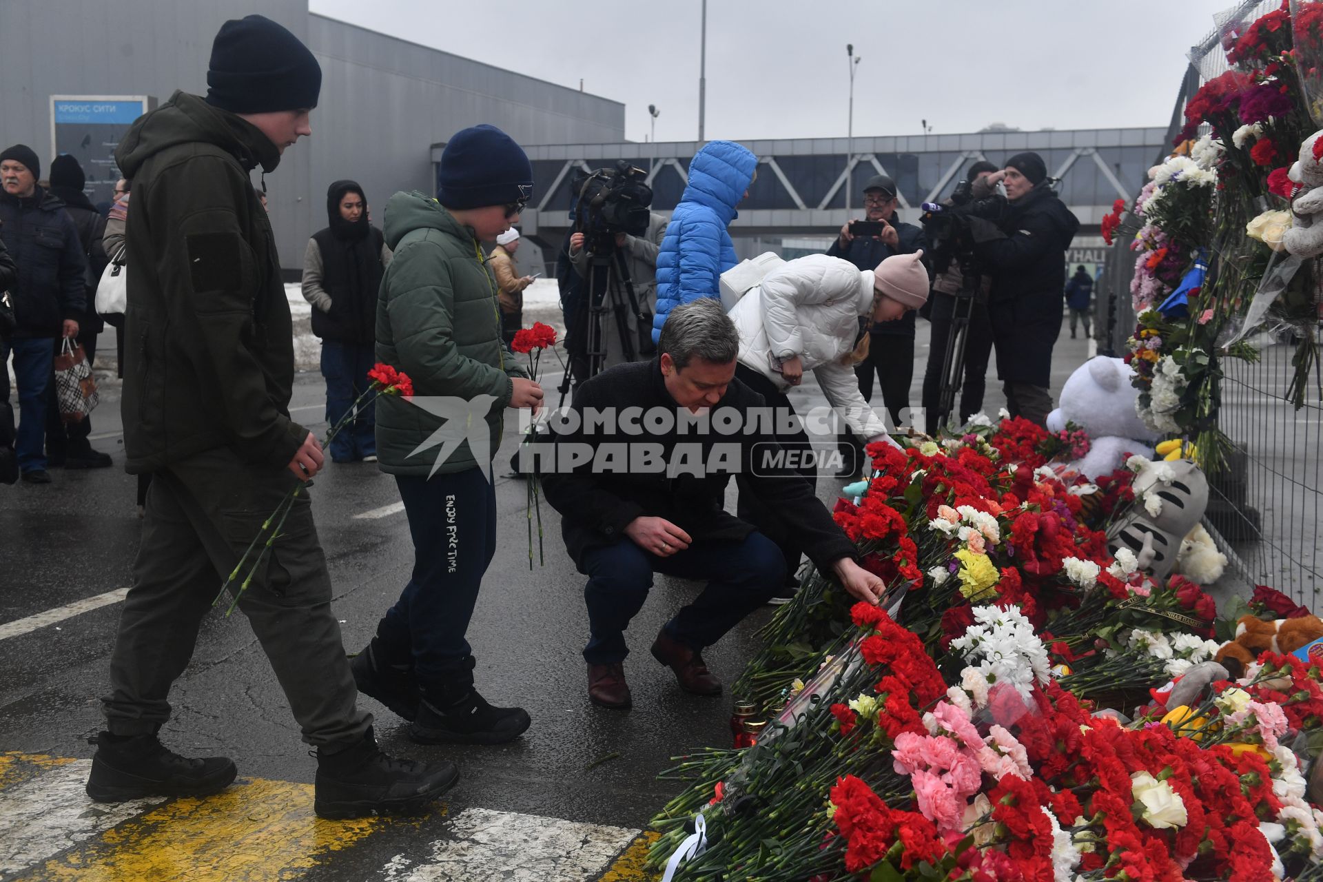 Акция памяти жертв теракта в подмосковном \"Крокус Сити Холле\"