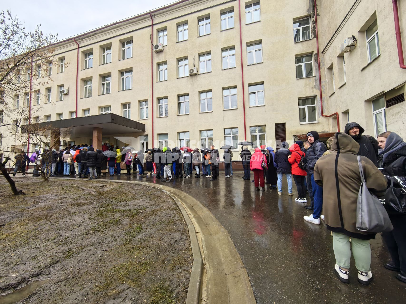 Очередь в Центр крови имени О.К.Гаврилова в Москве