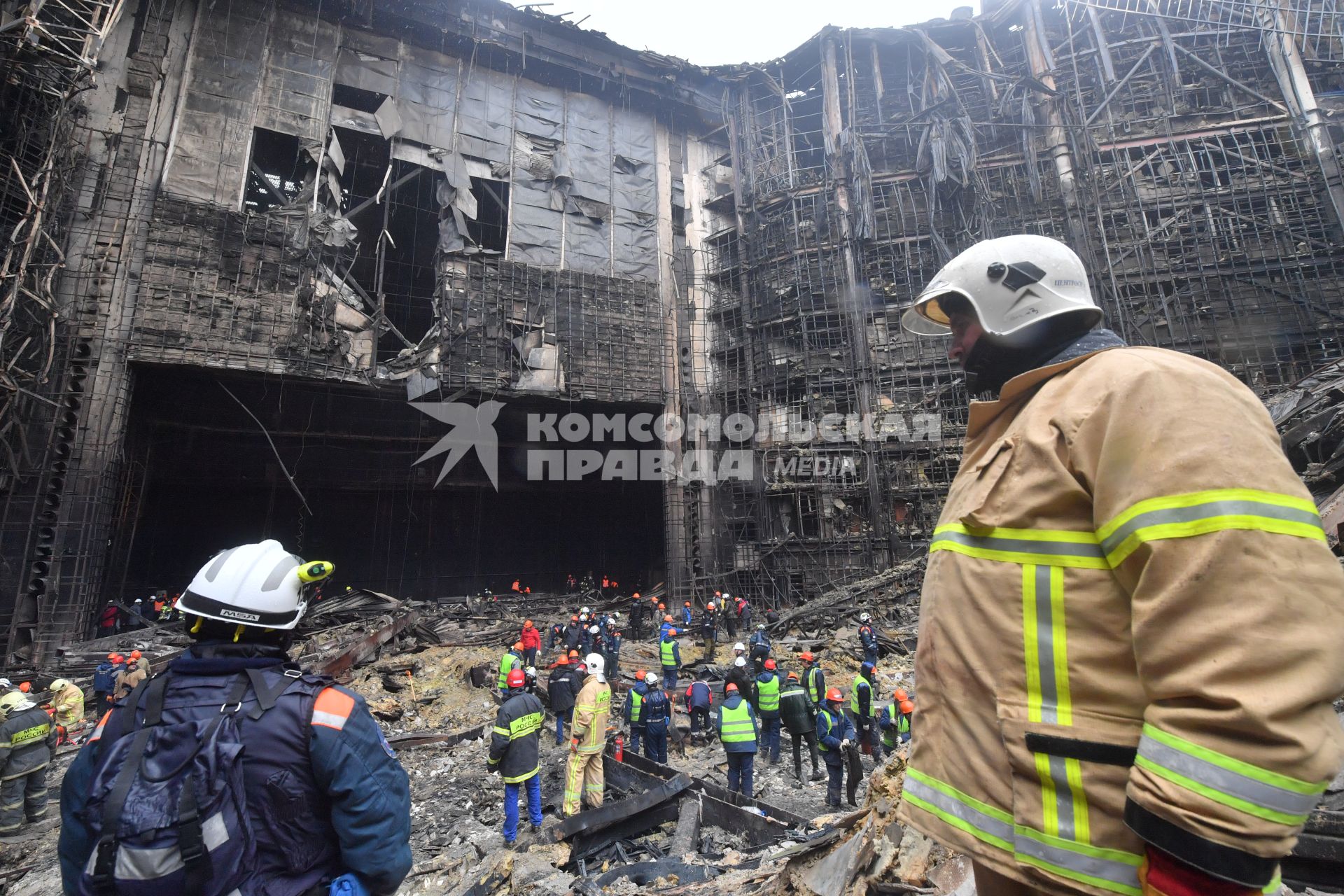 Разбор завалов после теракта в Крокус Сити Холле\" в Красногорске