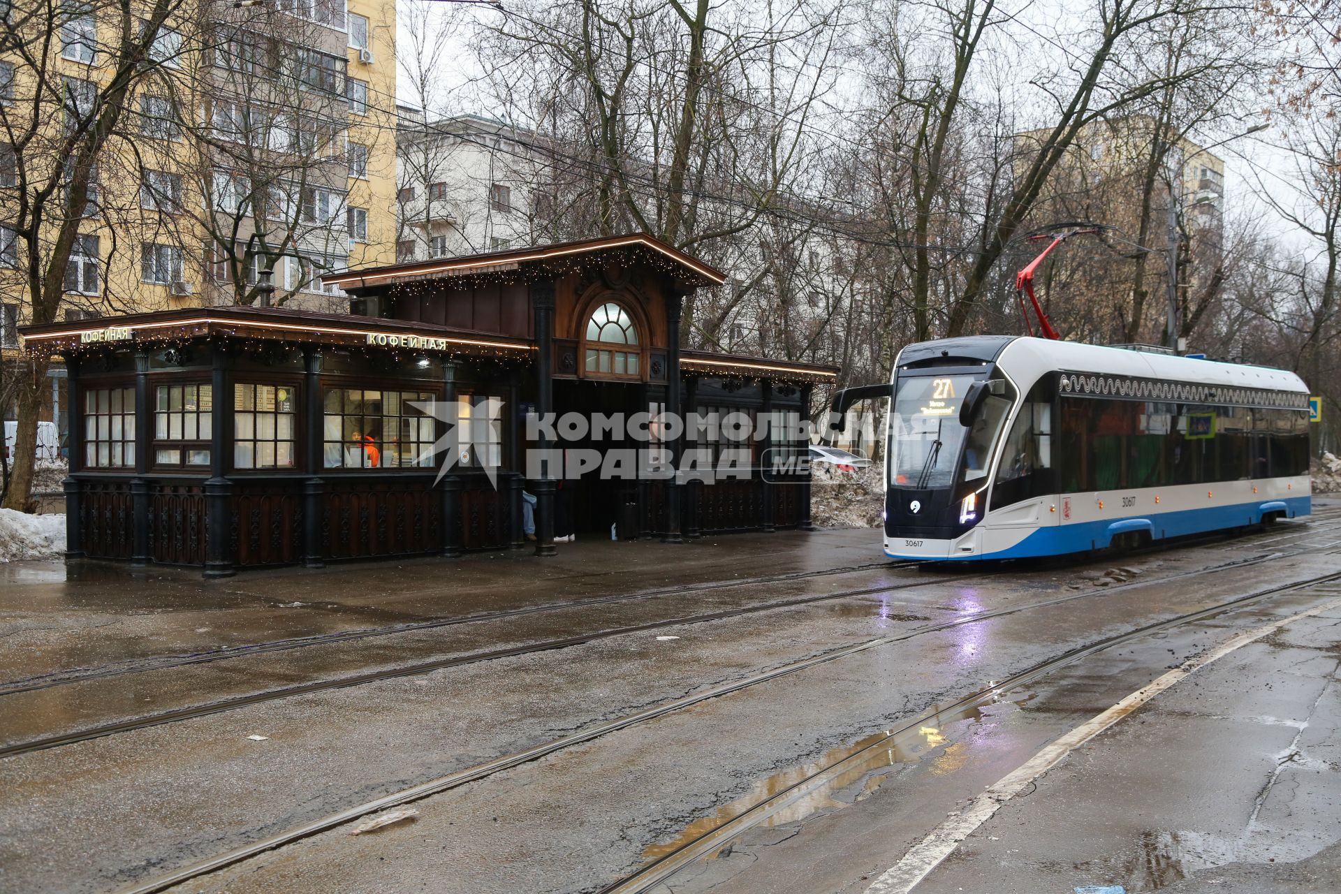 Чугунный павильон трамвайной остановки в Москве