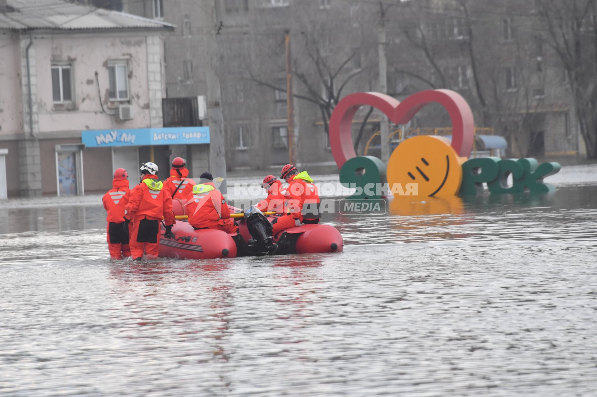 Последствия прорыва дамбы в Орске