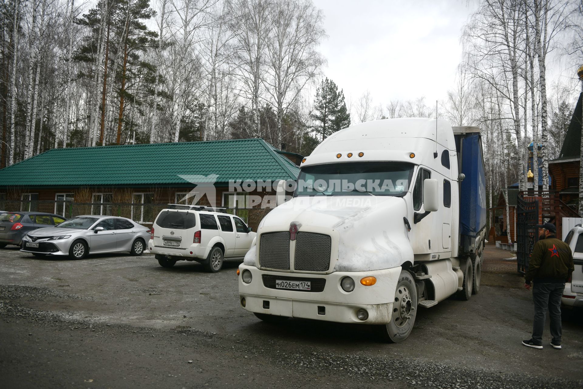 Из Екатеринбурга в пострадавший от наводнения Орск, отправили 20 тонн питьевой воды