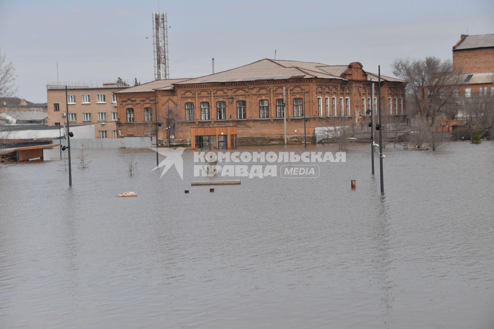 Последствия прорыва дамбы в Орске