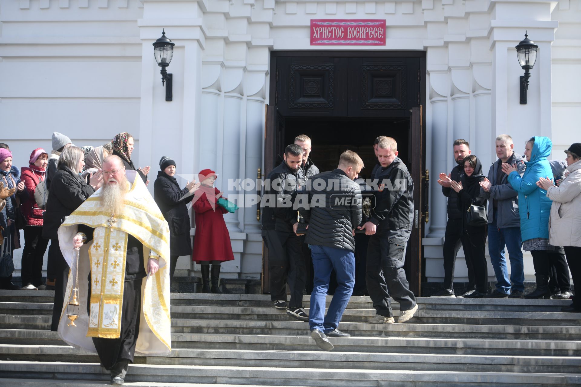 Похороны оперного певца Евгения Кунгурова в его родном городе Заречный